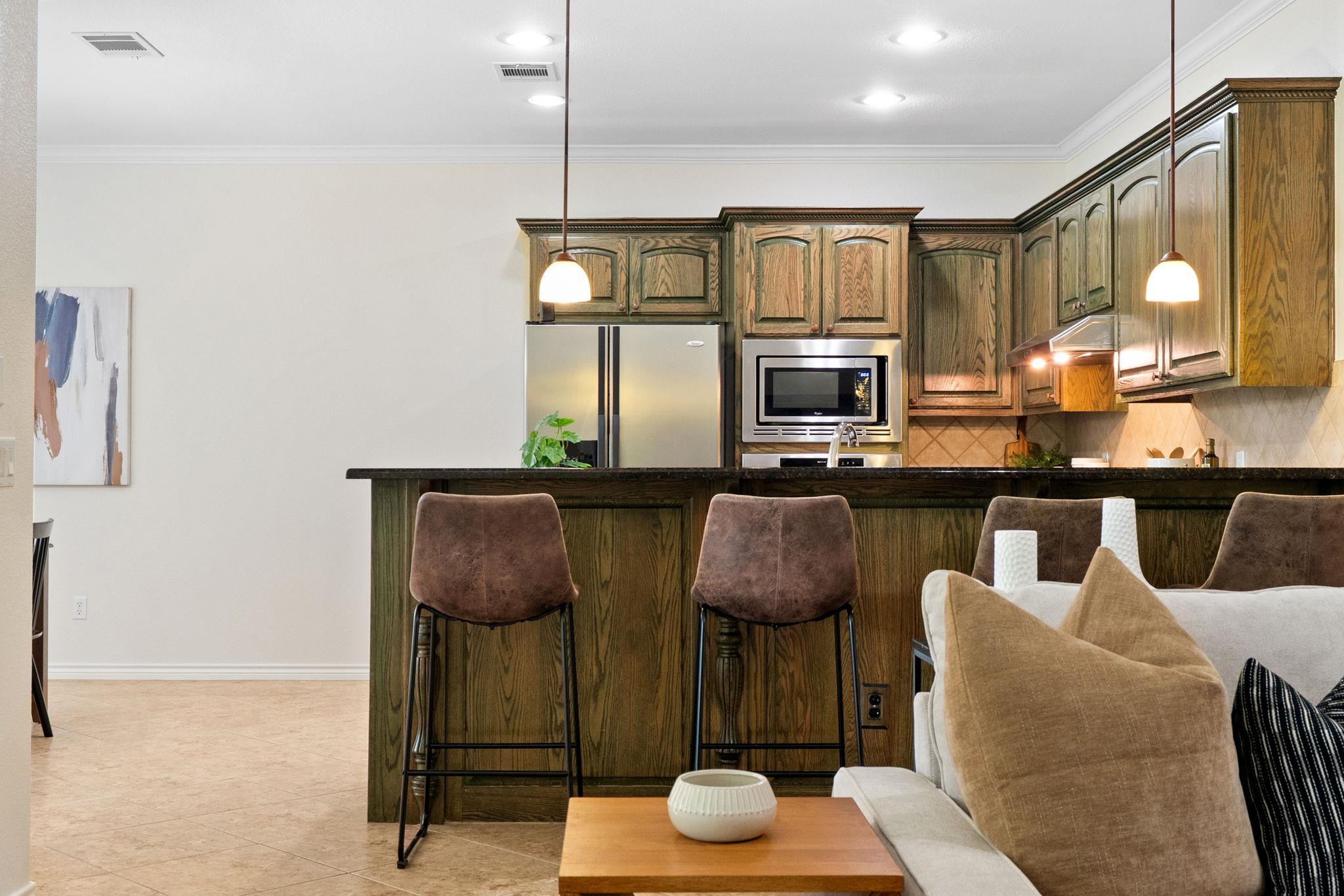 900 Heritage Oaks Bnd, Georgetown, TX 78633