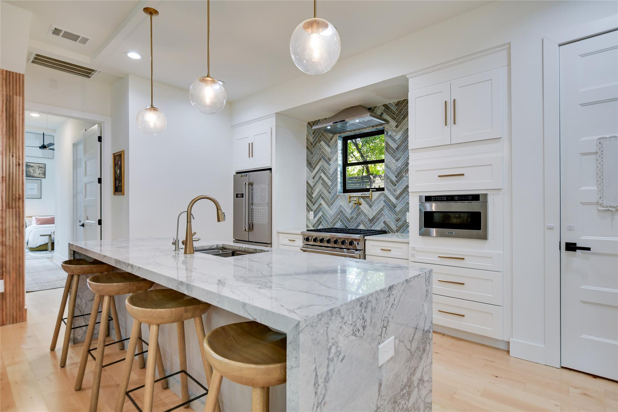 7810 Hardy Dr, Austin, TX 78757