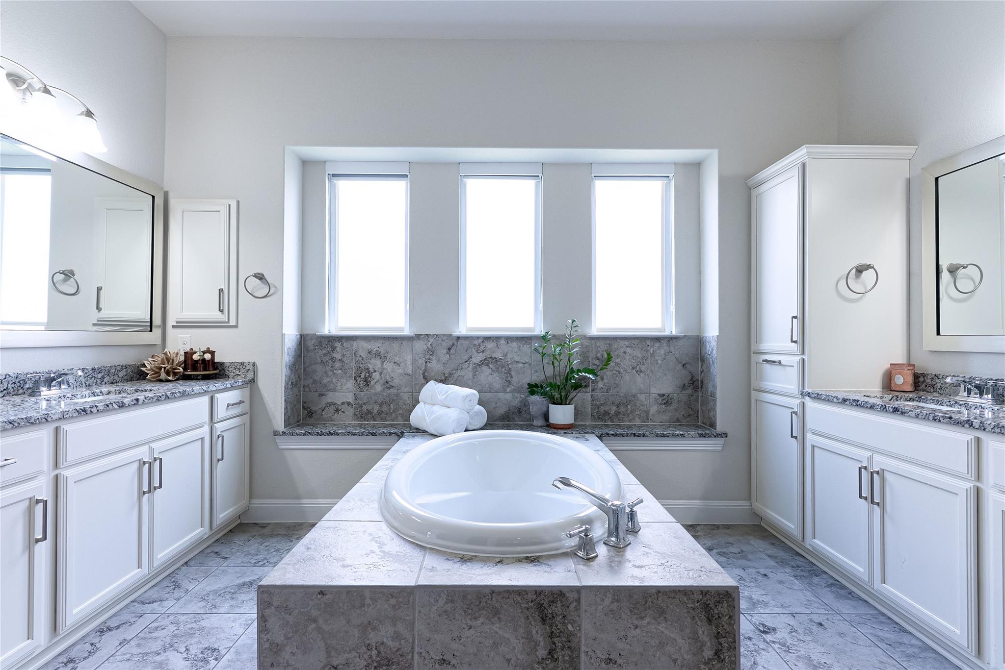 833 Tabernash Dr, Leander, TX 78641