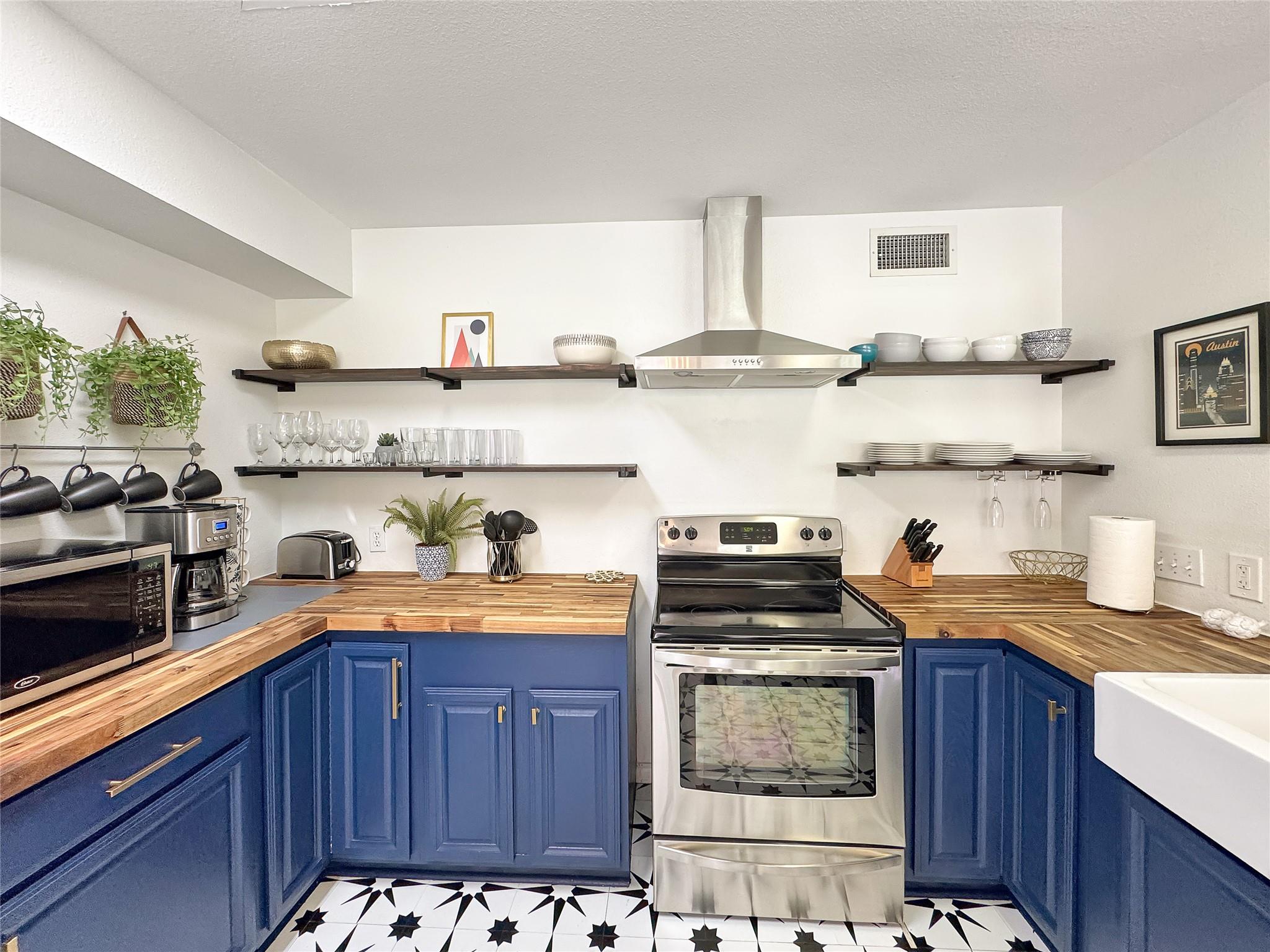 149 Gallagher Dr, Canyon Lake, TX 78133