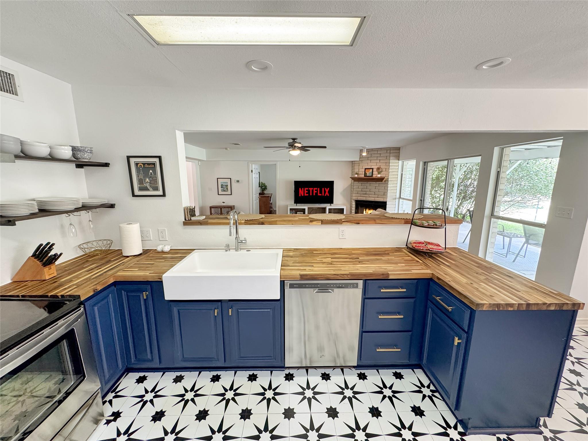 149 Gallagher Dr, Canyon Lake, TX 78133