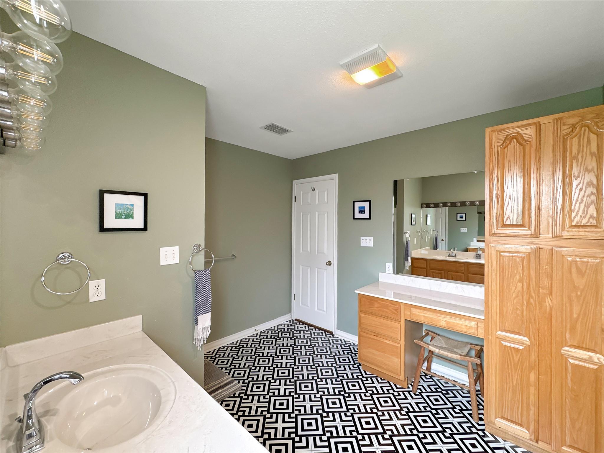 149 Gallagher Dr, Canyon Lake, TX 78133