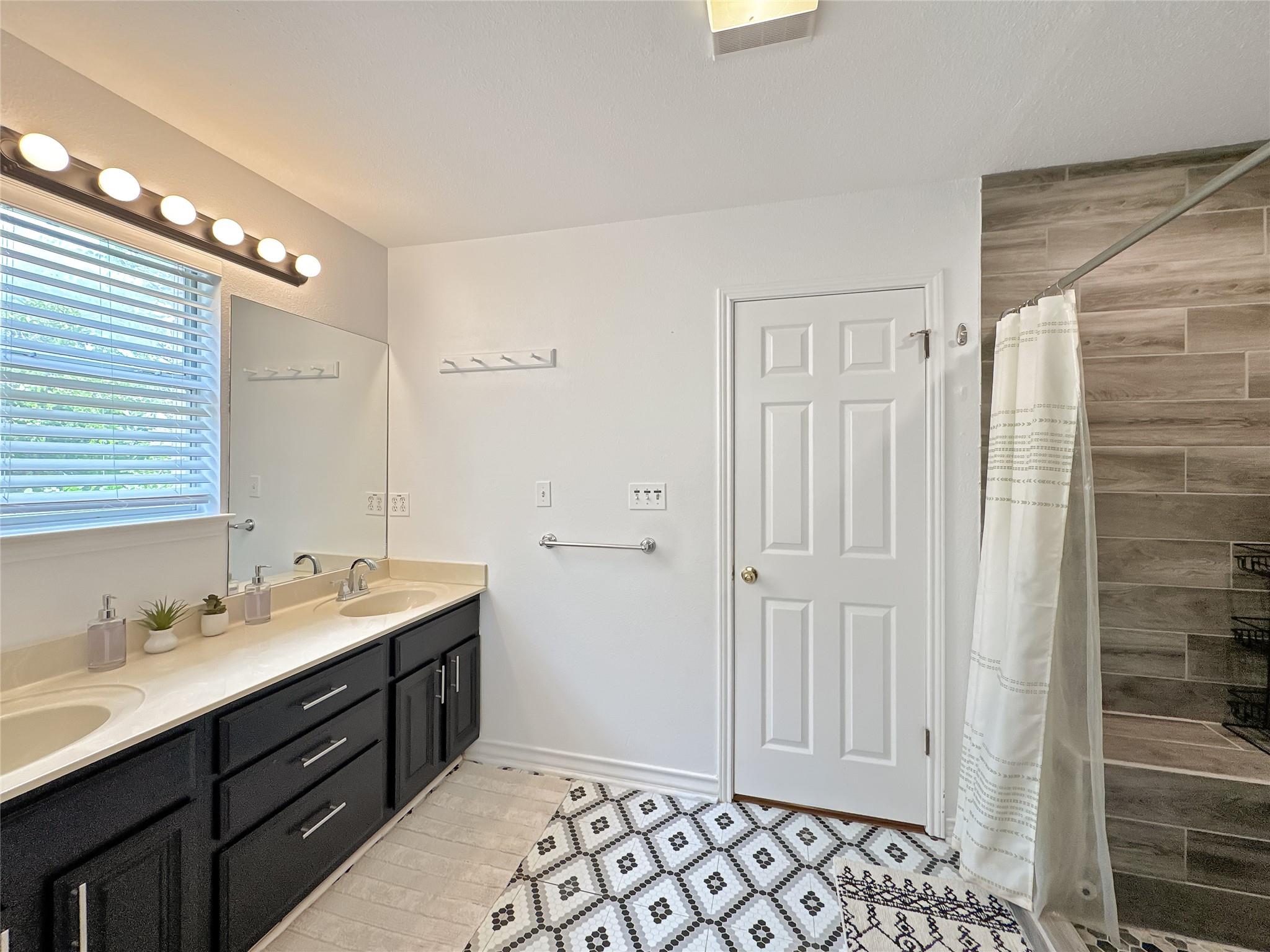 149 Gallagher Dr, Canyon Lake, TX 78133