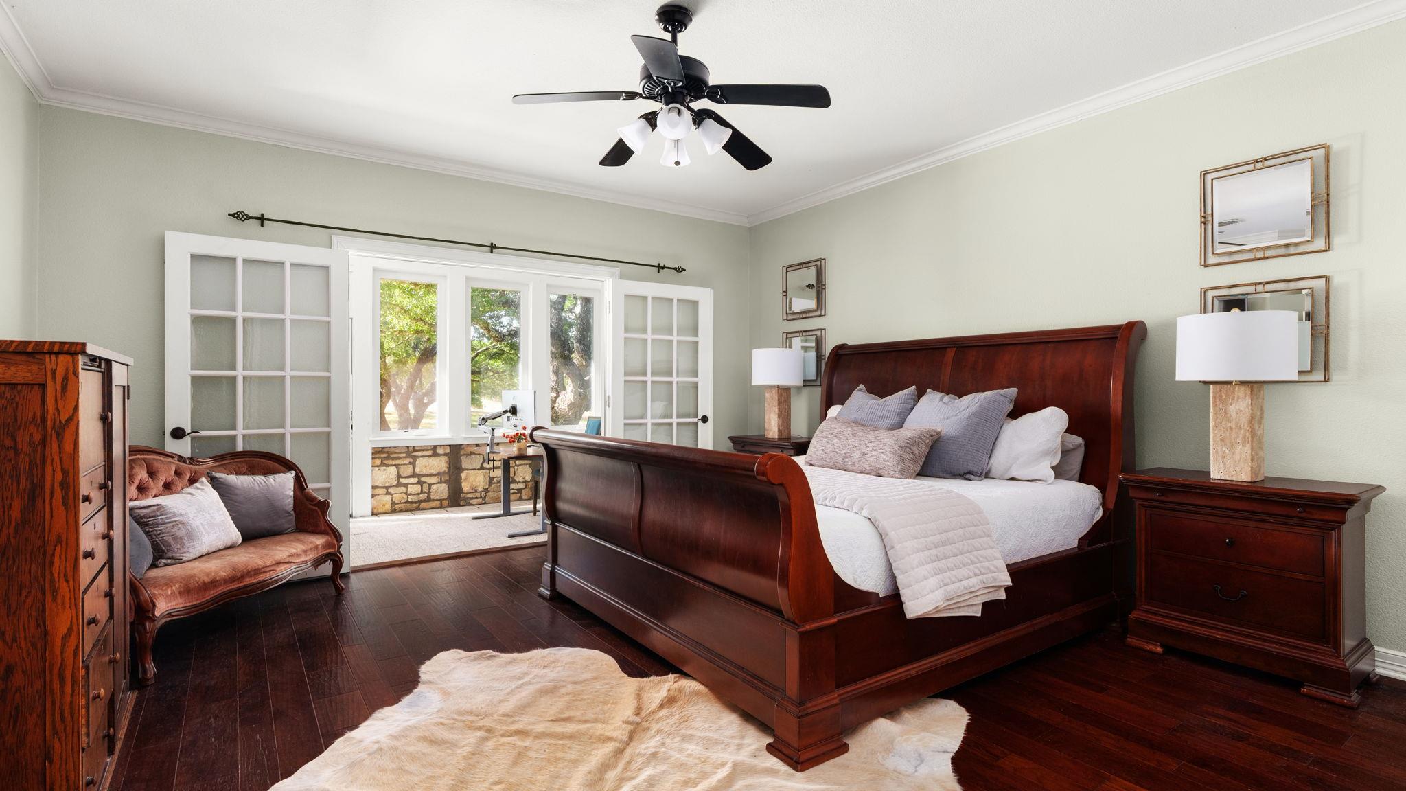 1011 Oak Meadow Dr, Dripping Springs, TX 78620