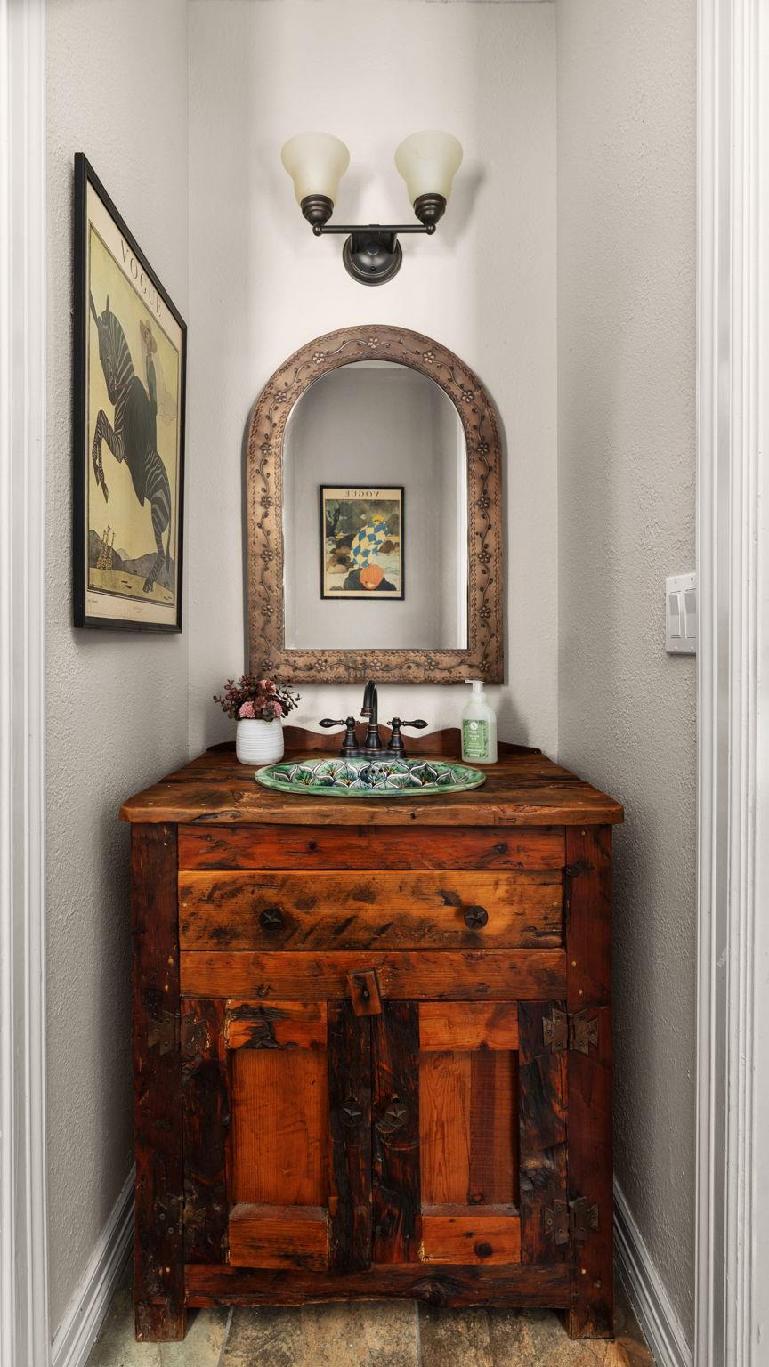 1011 Oak Meadow Dr, Dripping Springs, TX 78620