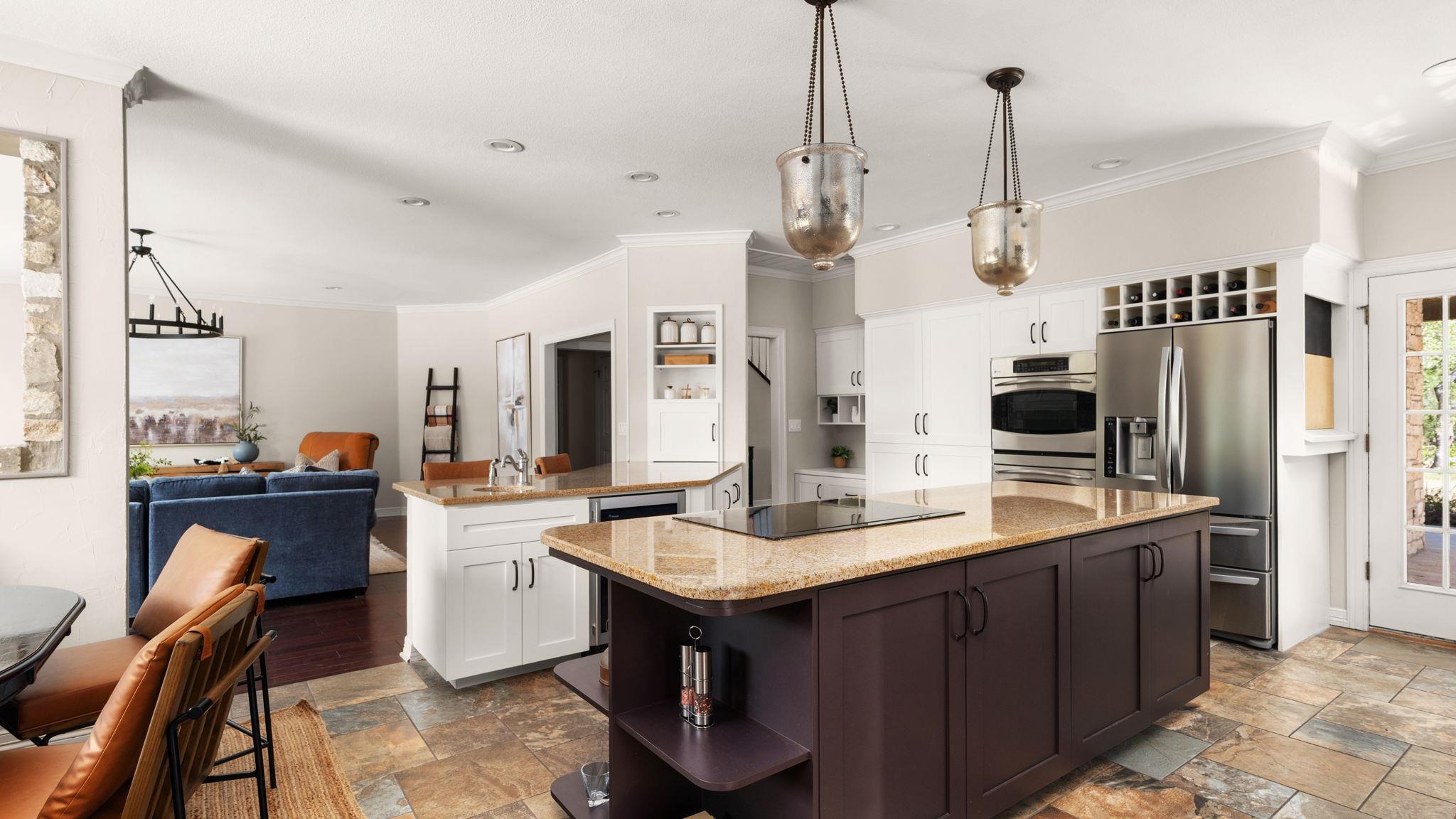 1011 Oak Meadow Dr, Dripping Springs, TX 78620