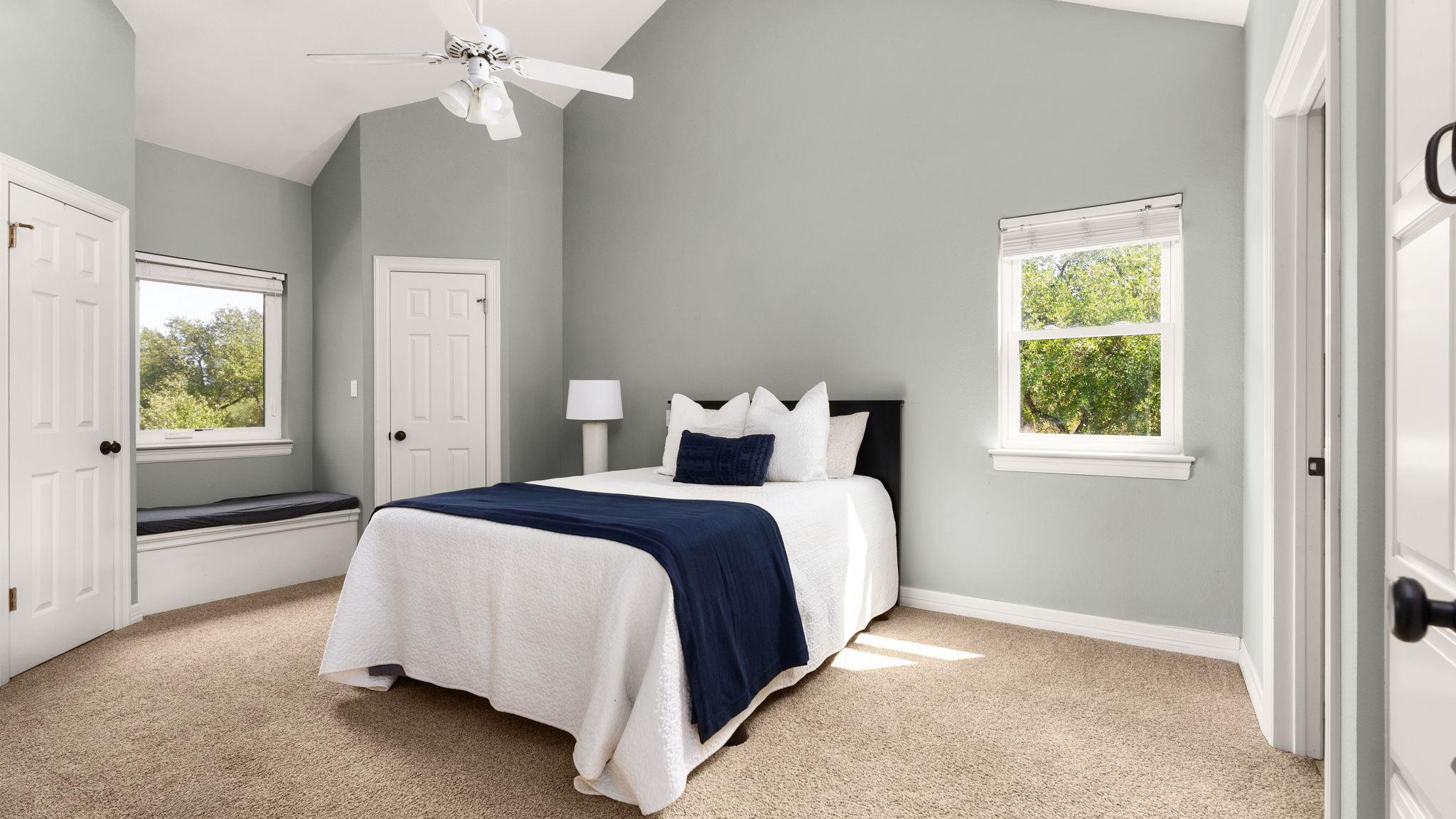 1011 Oak Meadow Dr, Dripping Springs, TX 78620