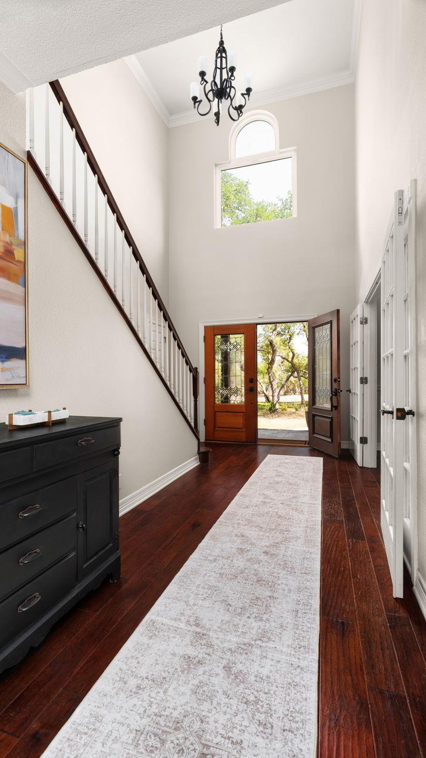 1011 Oak Meadow Dr, Dripping Springs, TX 78620