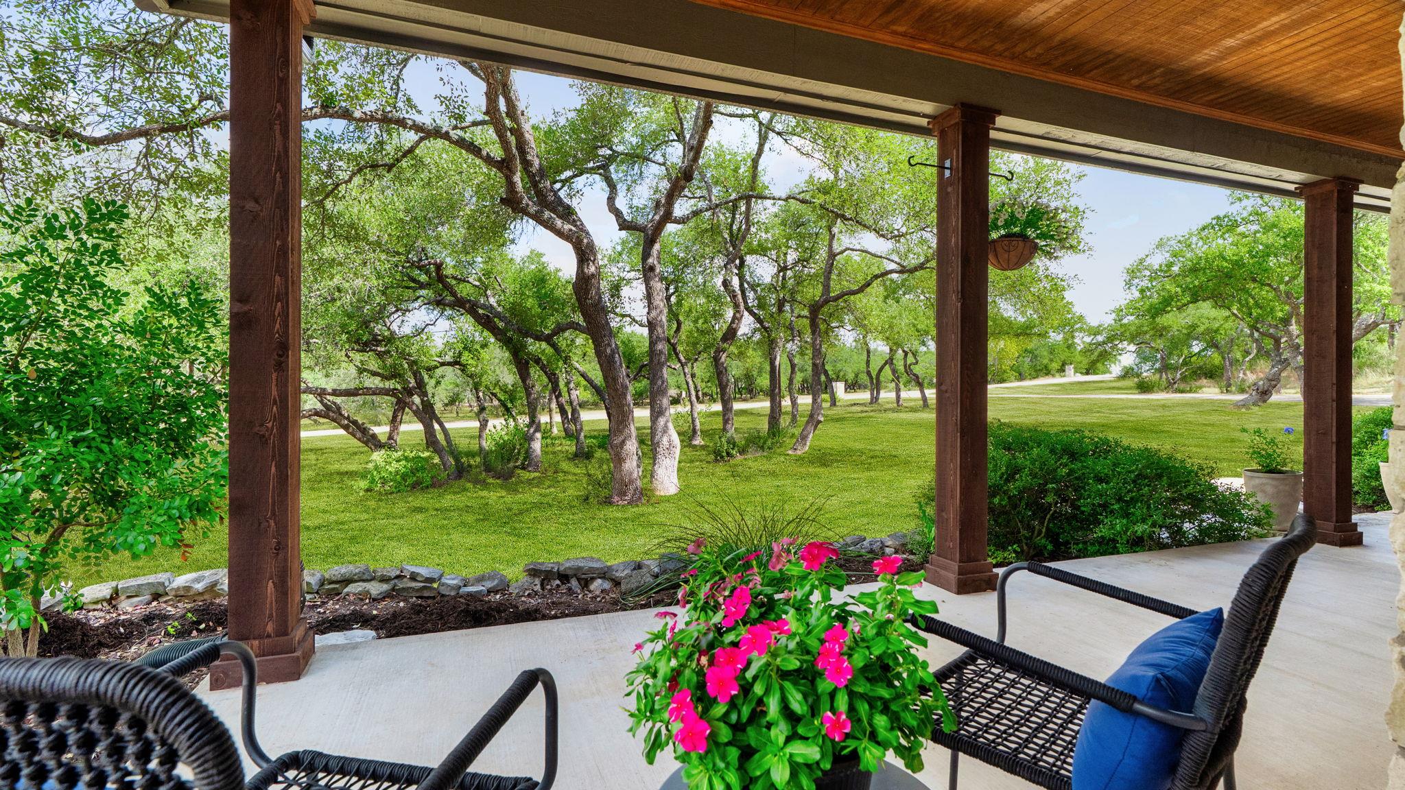 1011 Oak Meadow Dr, Dripping Springs, TX 78620