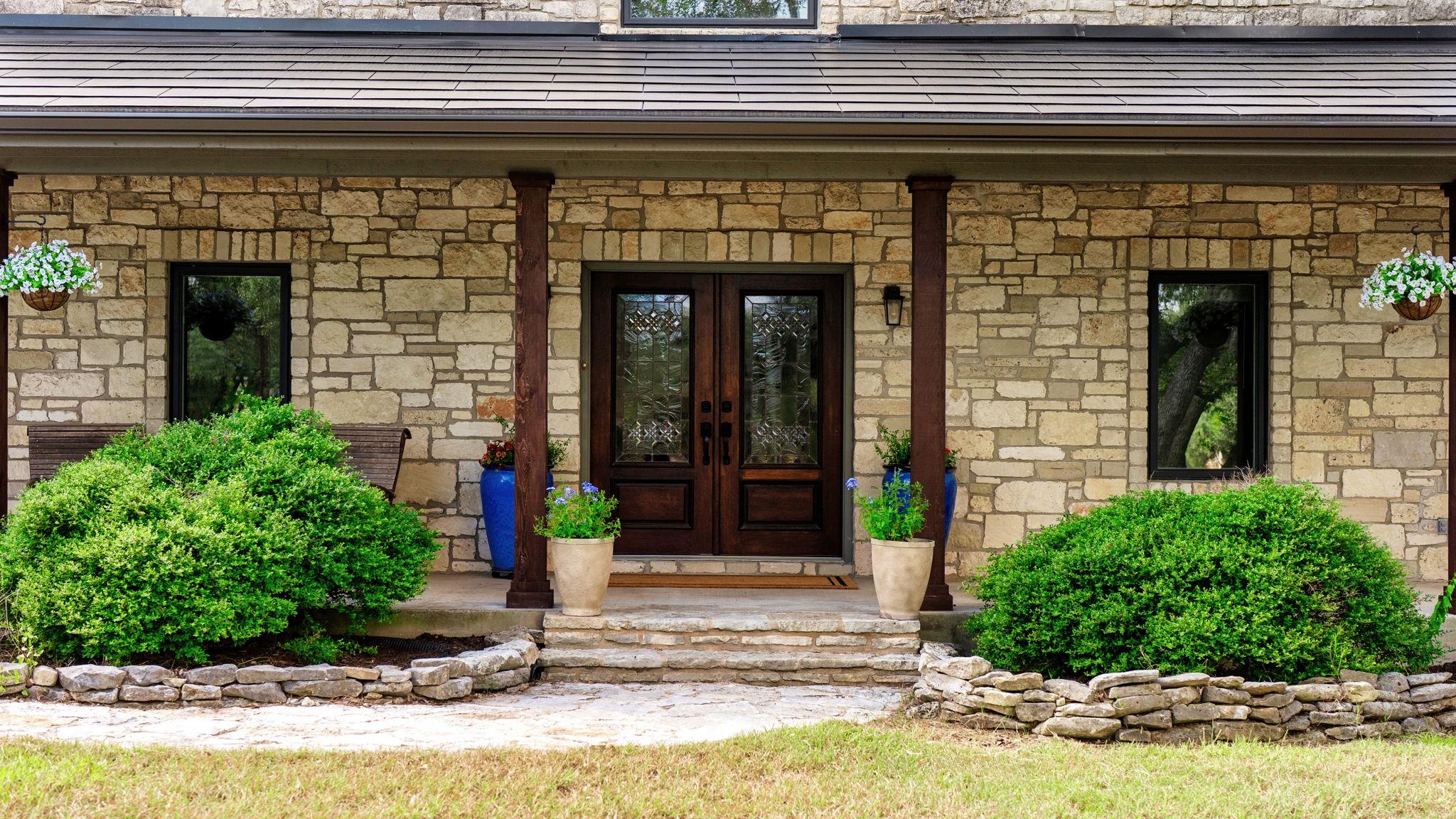 1011 Oak Meadow Dr, Dripping Springs, TX 78620