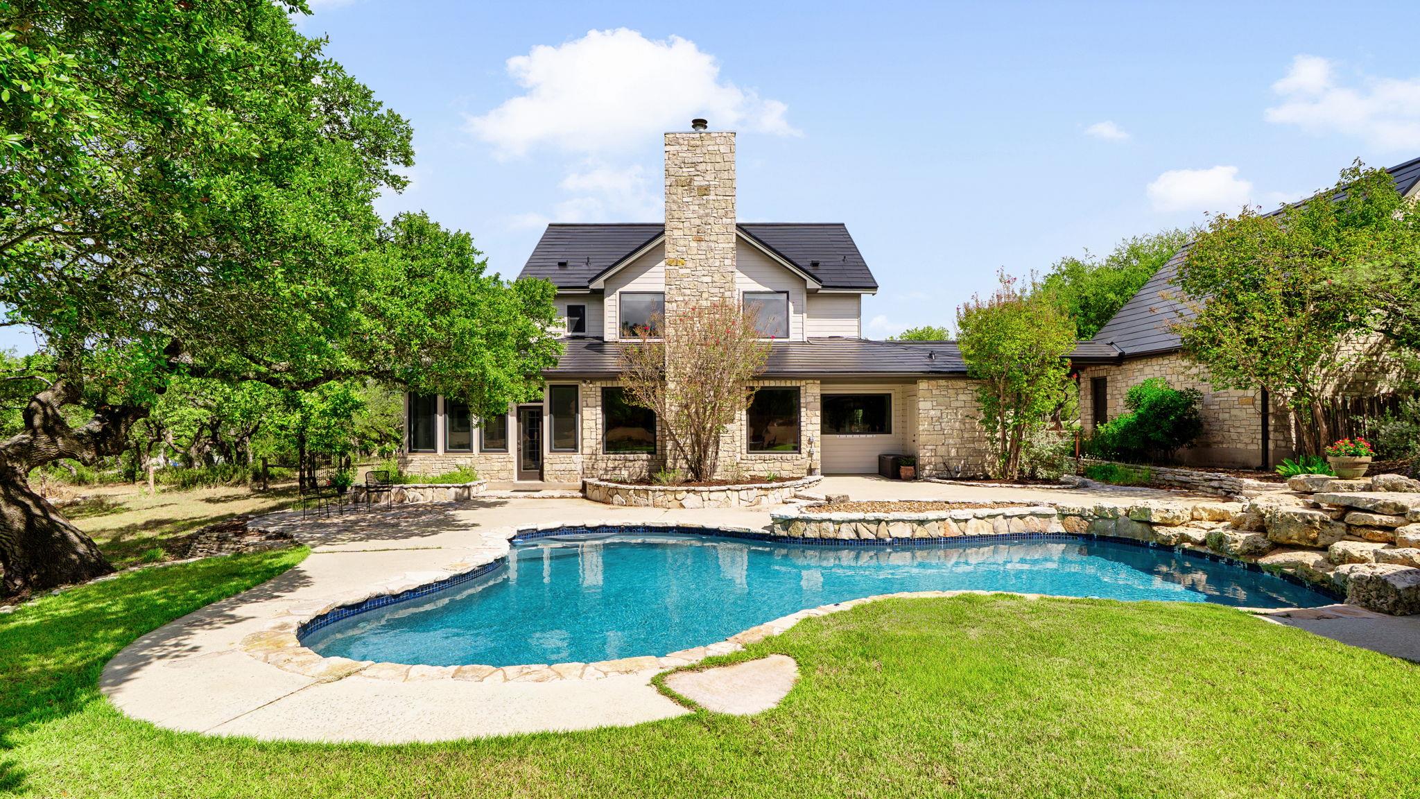 1011 Oak Meadow Dr, Dripping Springs, TX 78620