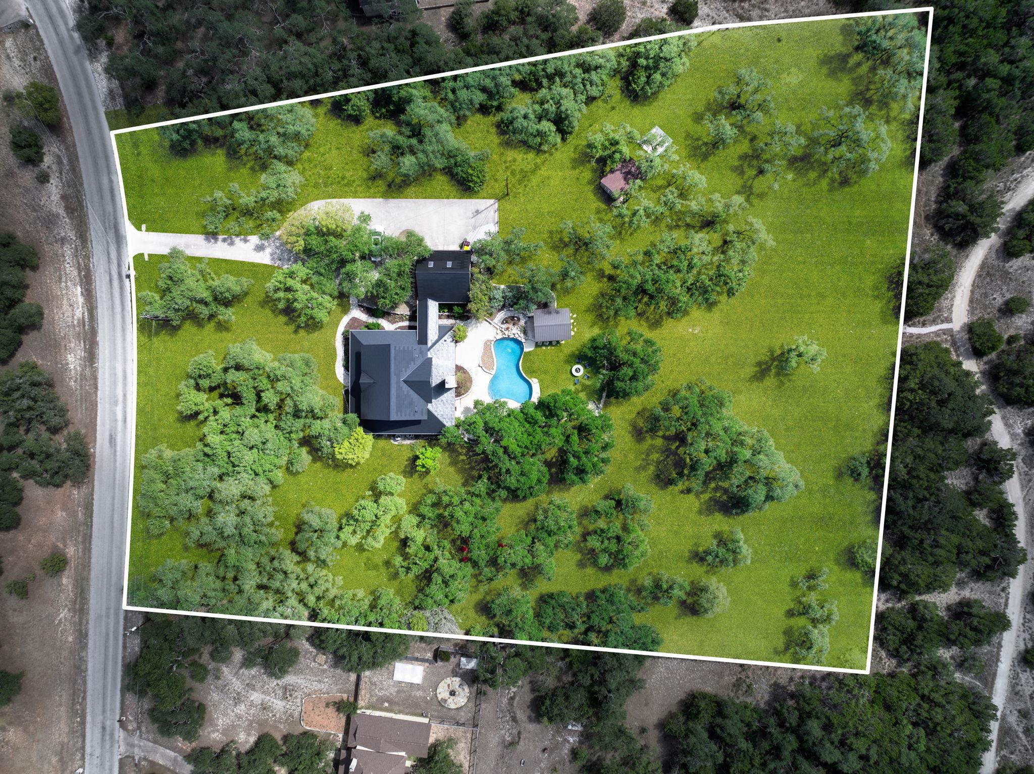 1011 Oak Meadow Dr, Dripping Springs, TX 78620