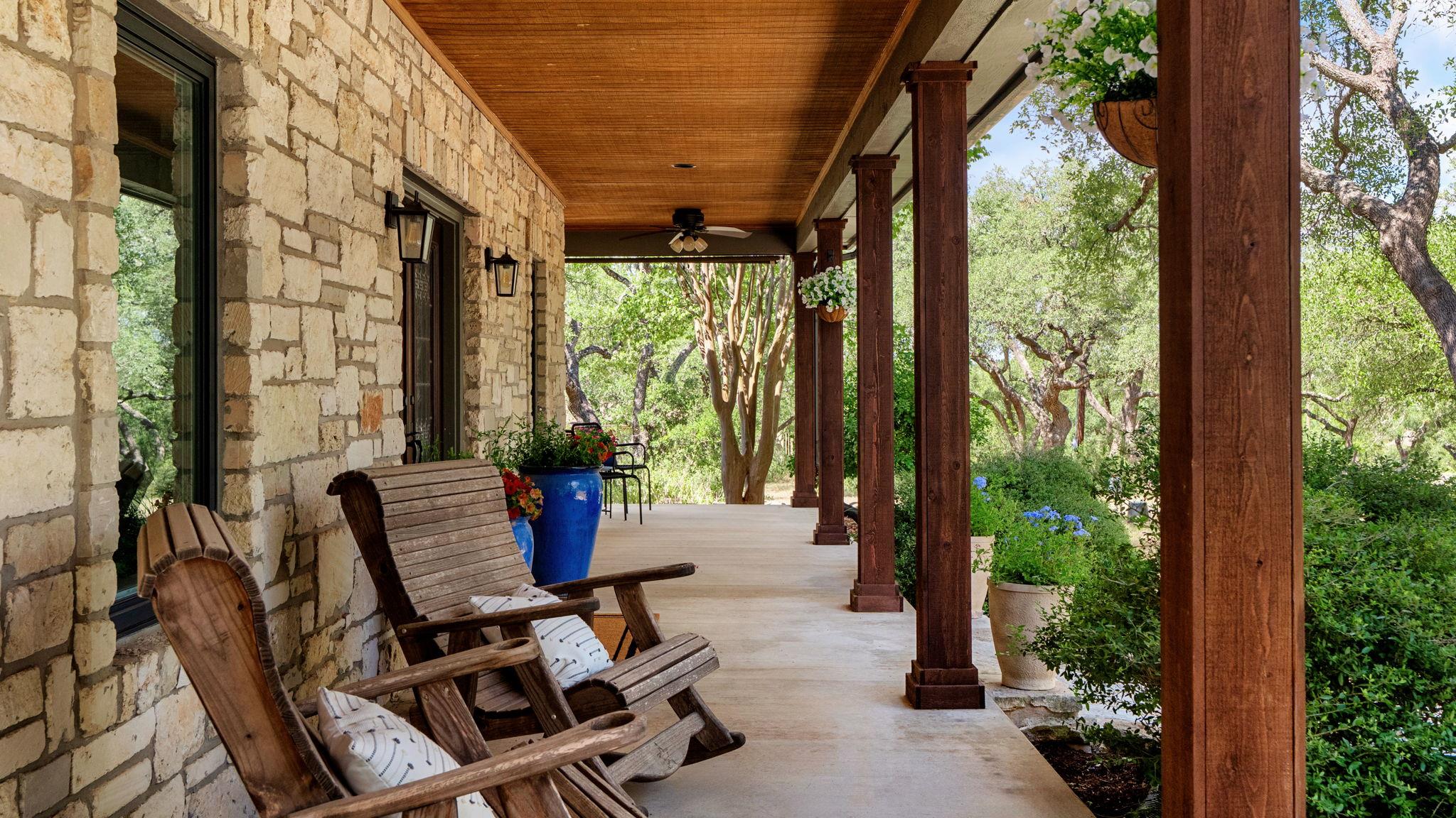 1011 Oak Meadow Dr, Dripping Springs, TX 78620