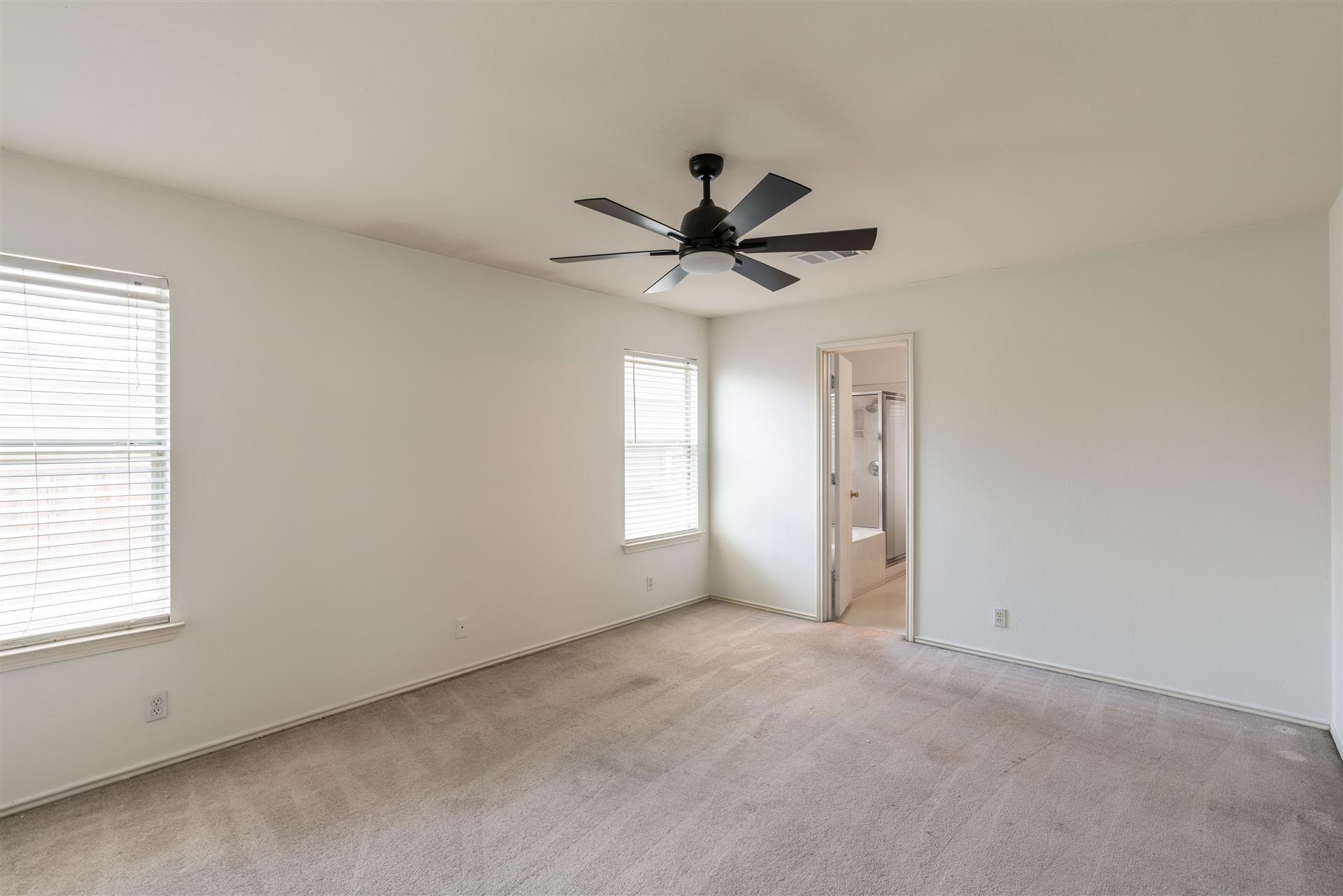 205 Stewart Dr, Hutto, TX 78634