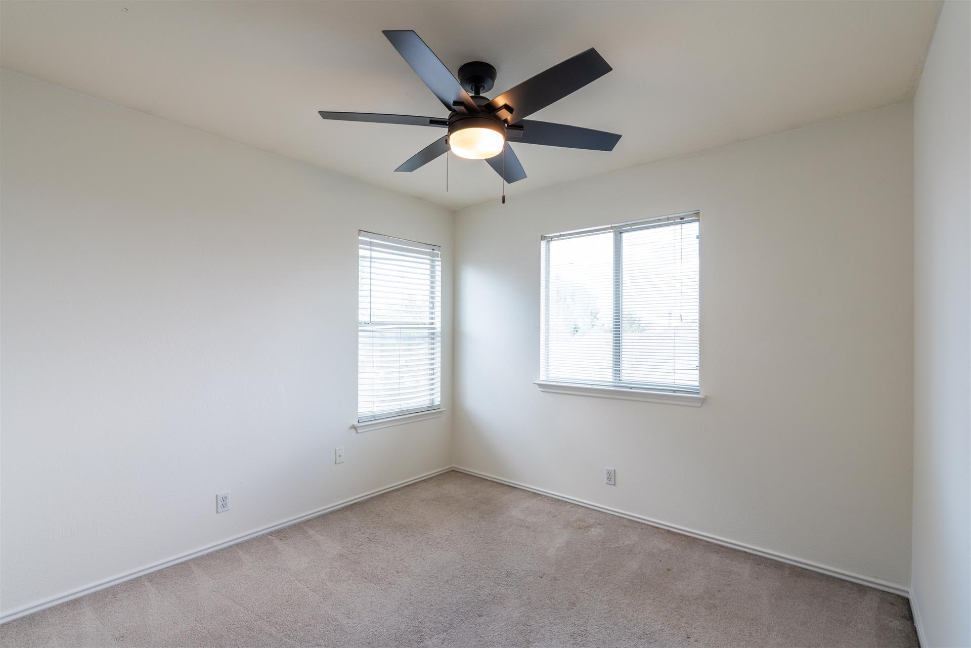 205 Stewart Dr, Hutto, TX 78634