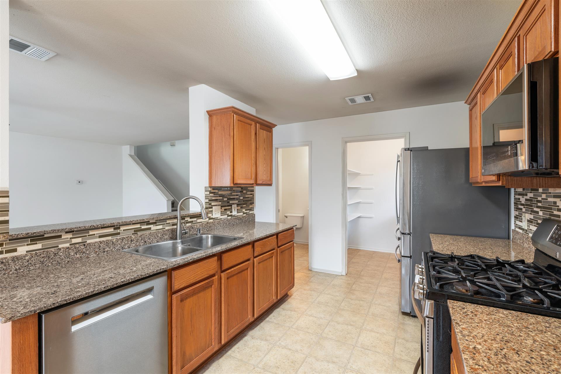 205 Stewart Dr, Hutto, TX 78634