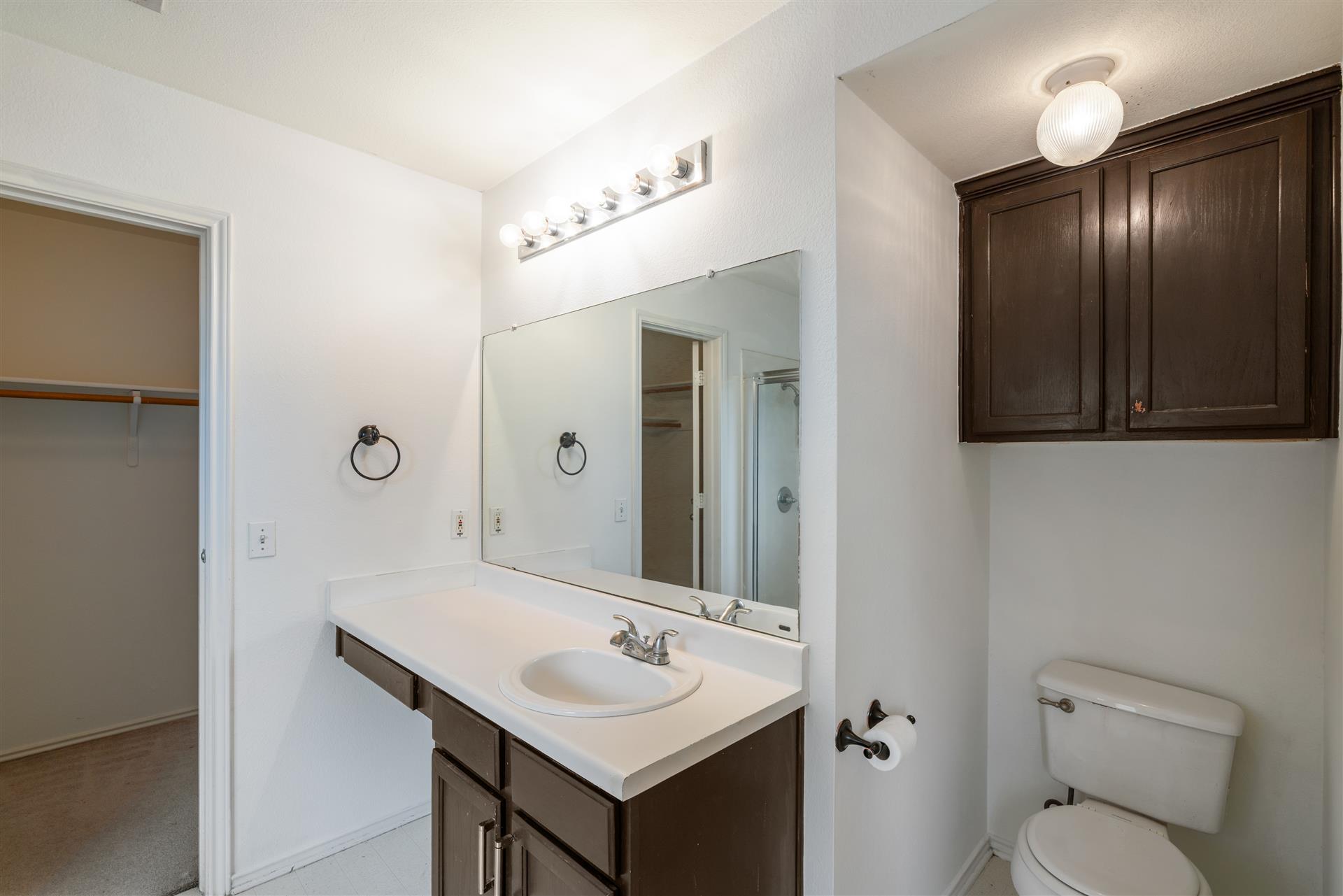 205 Stewart Dr, Hutto, TX 78634