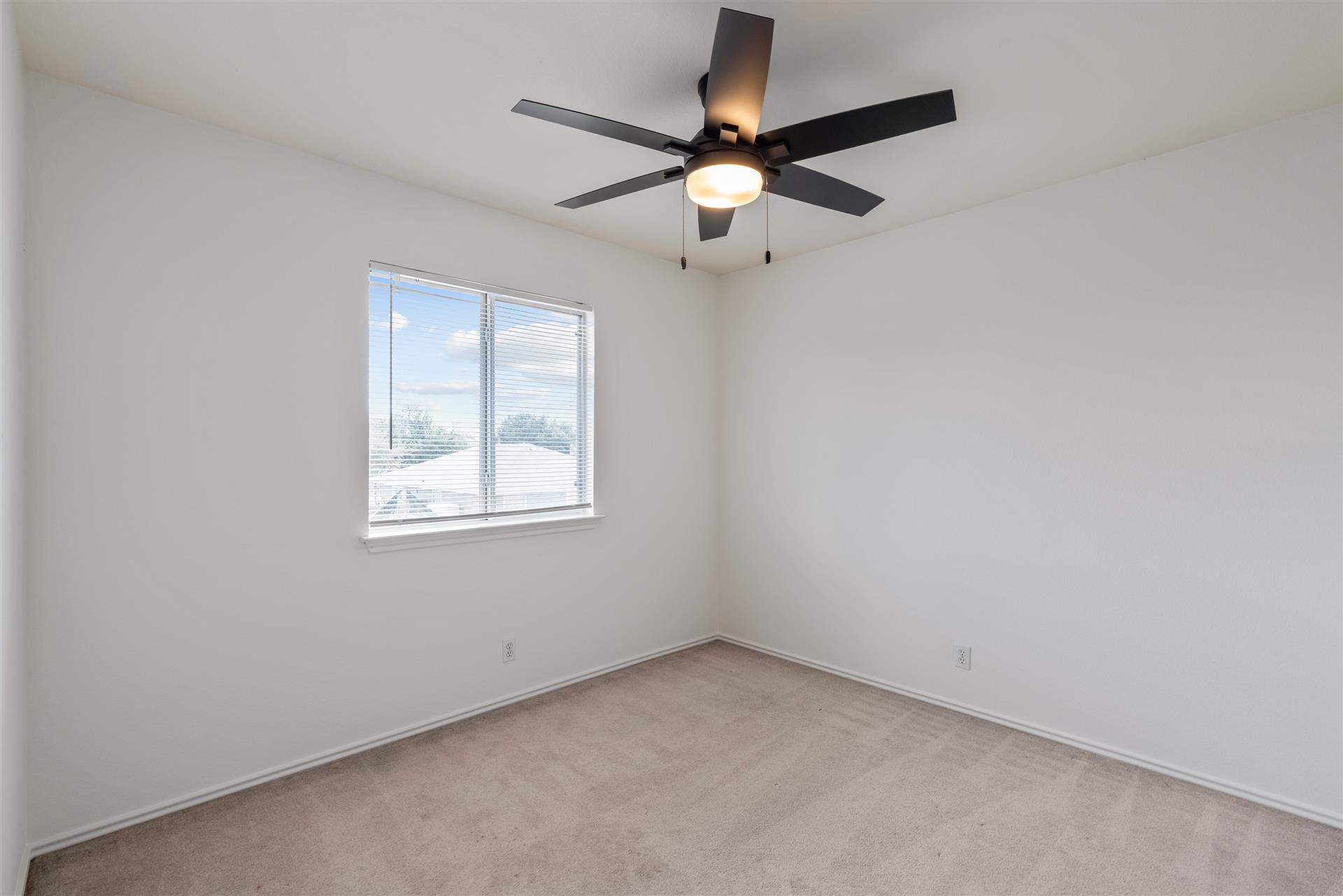 205 Stewart Dr, Hutto, TX 78634