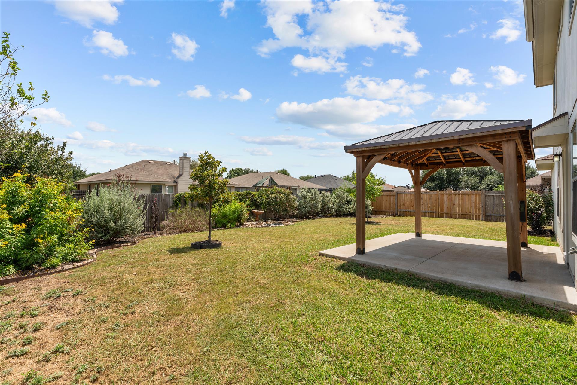 205 Stewart Dr, Hutto, TX 78634