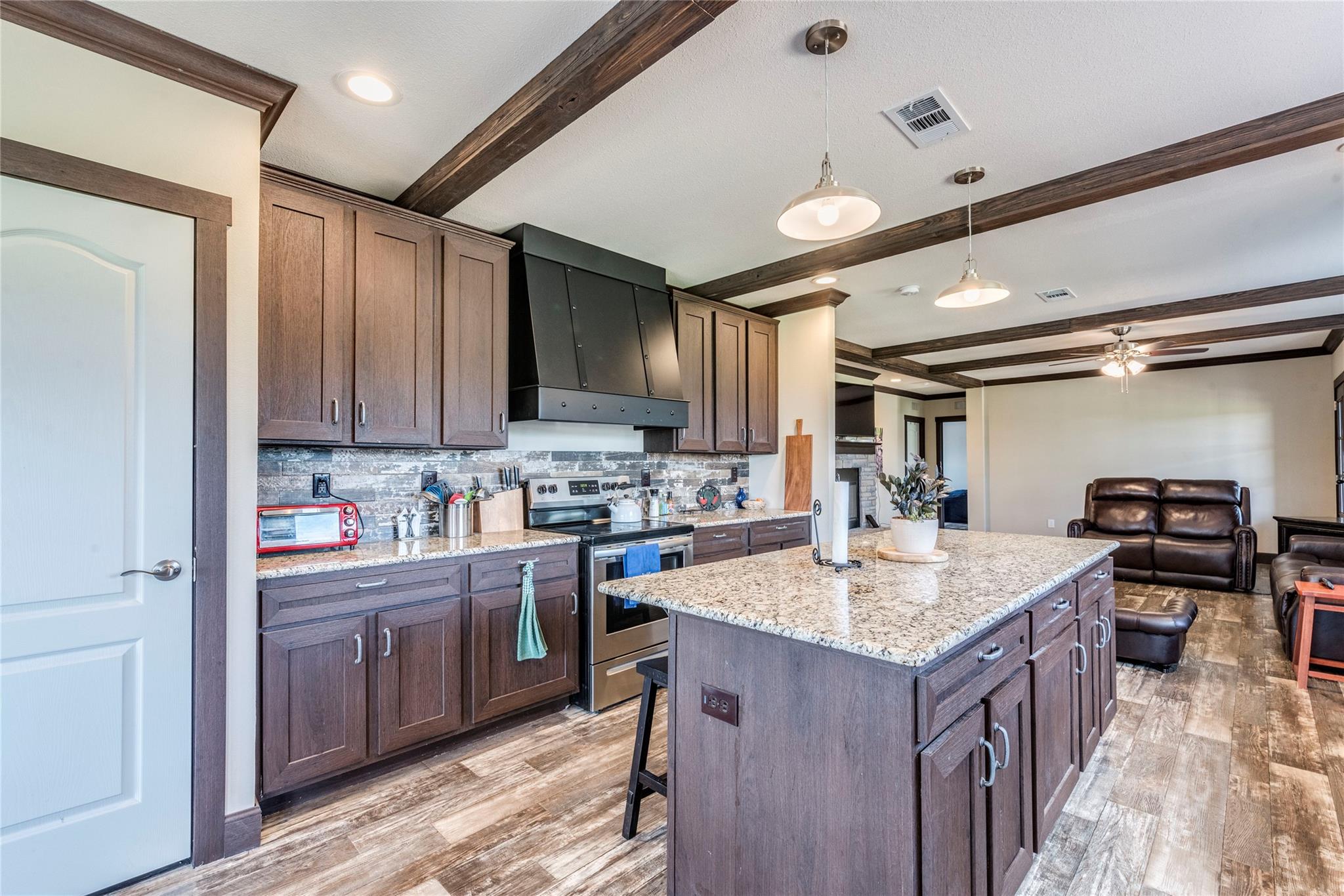 7000 Fm 713, Dale, TX 78616