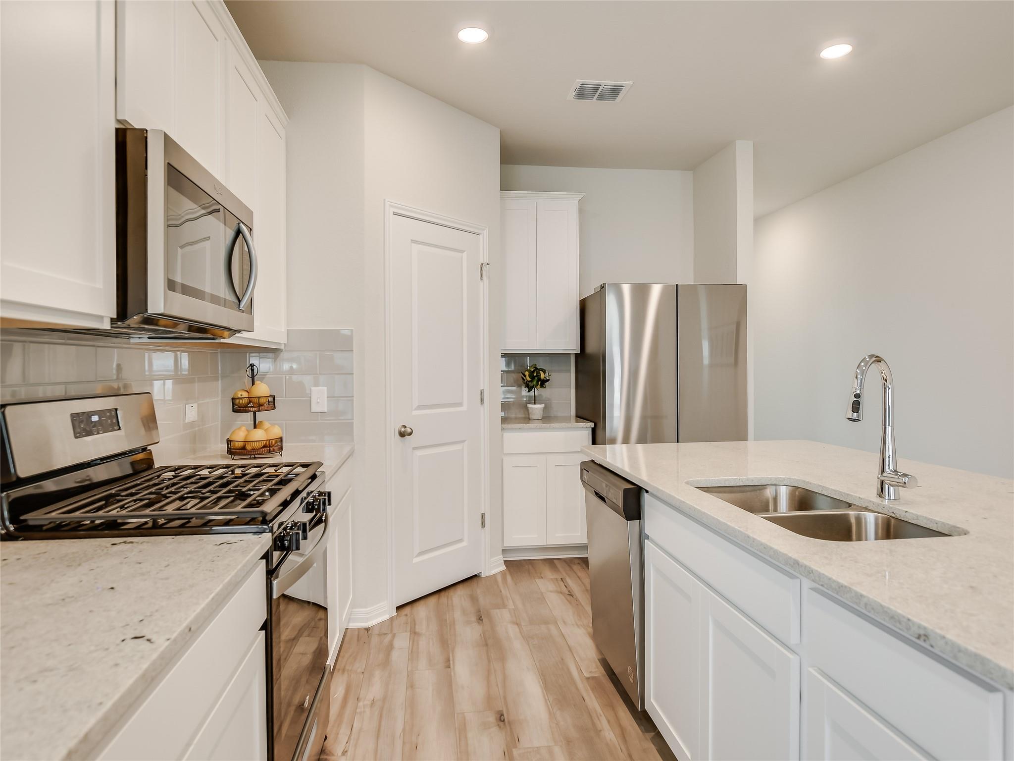 2818 Rustic Hills Dr, Round Rock, TX 78665