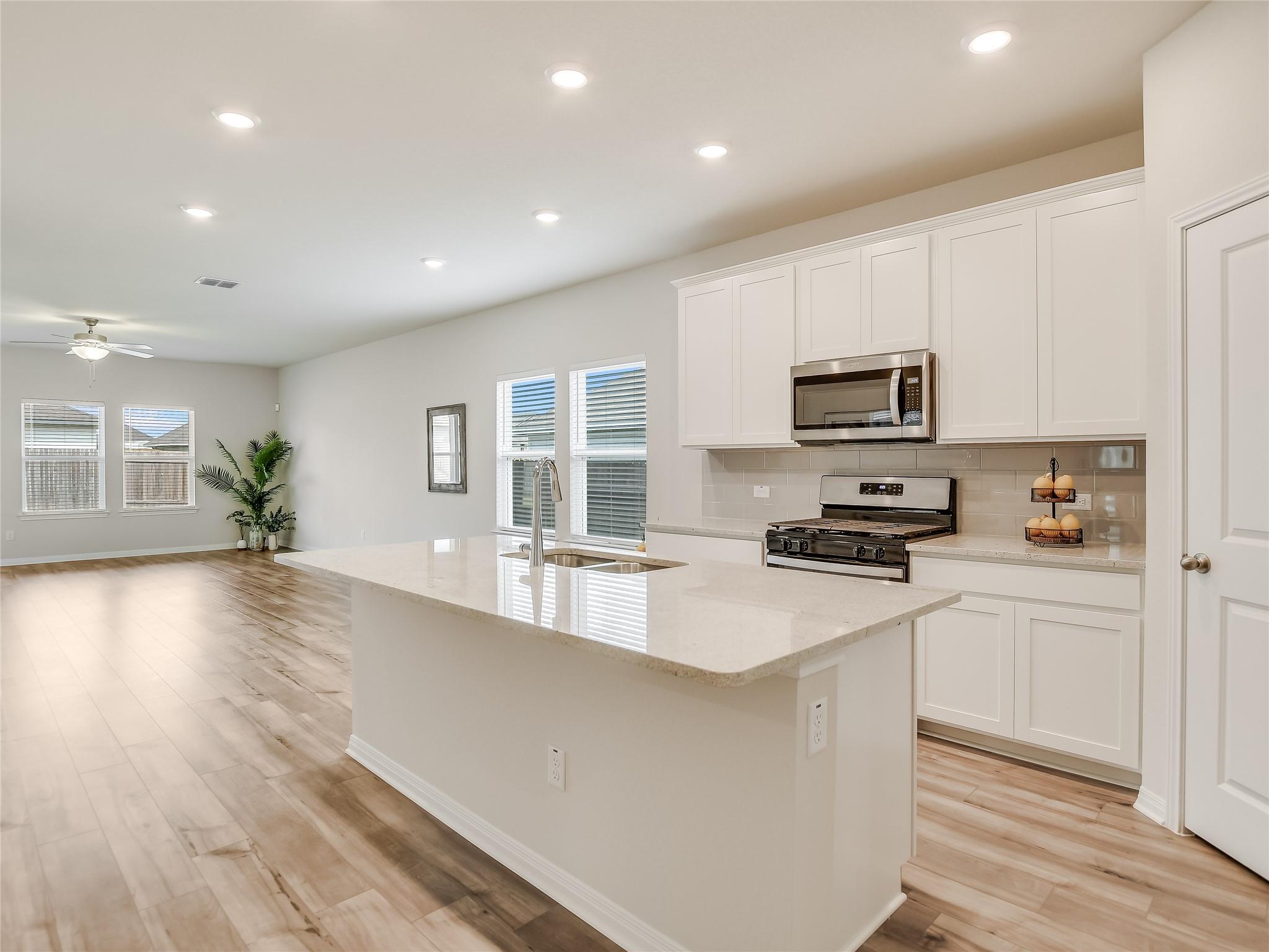 2818 Rustic Hills Dr, Round Rock, TX 78665