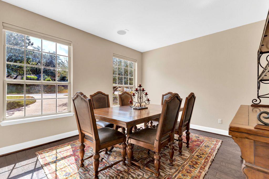 103 Tonkawa Trl W, Lakeway, TX 78738