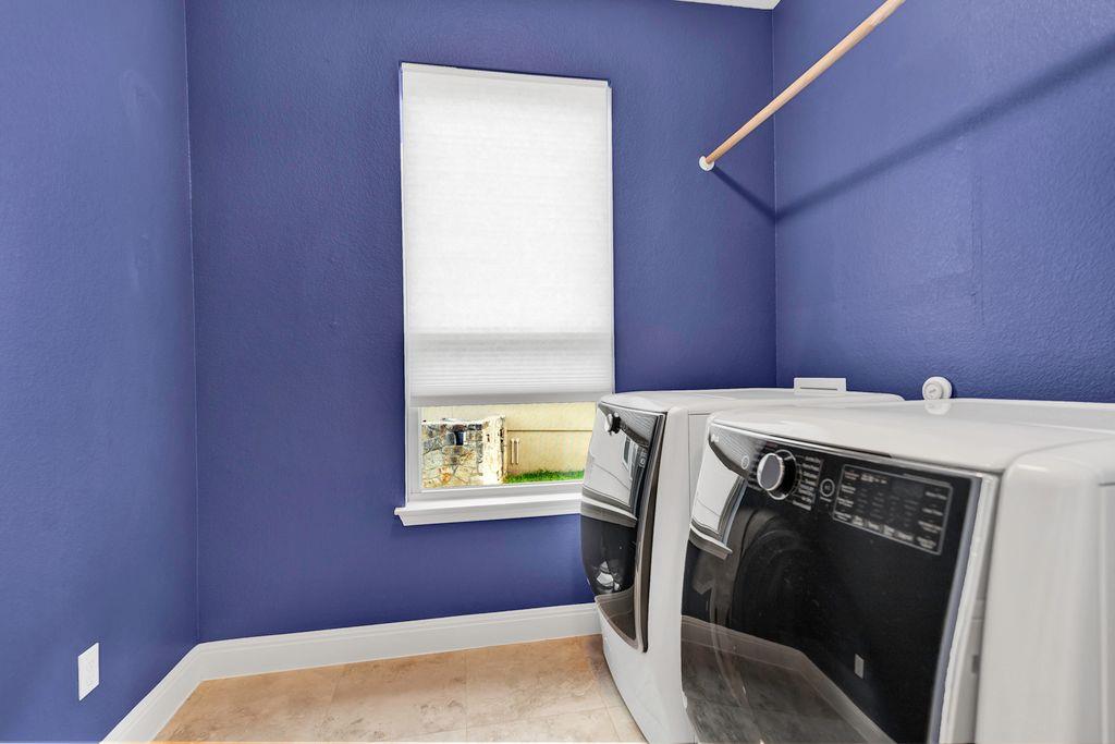 103 Tonkawa Trl W, Lakeway, TX 78738