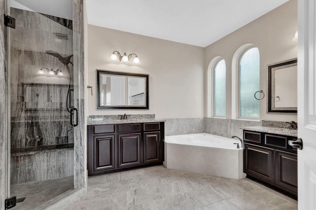 103 Tonkawa Trl W, Lakeway, TX 78738