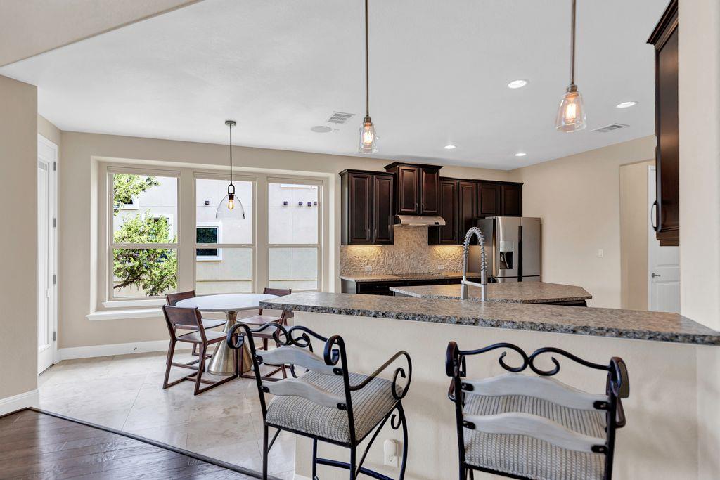 103 Tonkawa Trl W, Lakeway, TX 78738