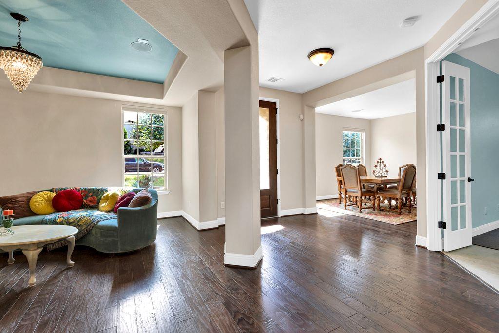 103 Tonkawa Trl W, Lakeway, TX 78738