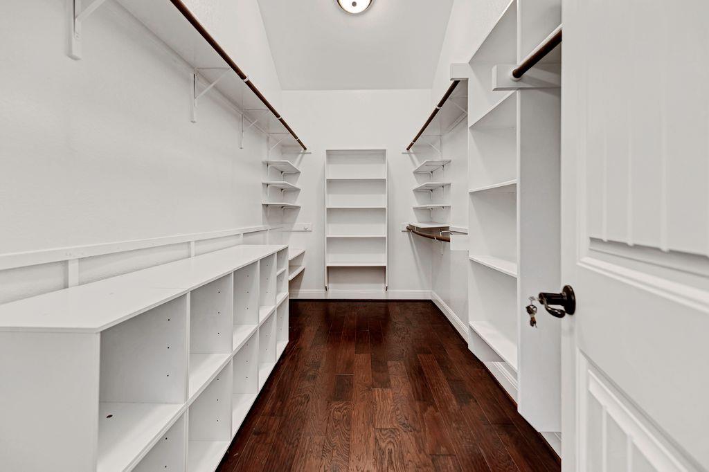 103 Tonkawa Trl W, Lakeway, TX 78738