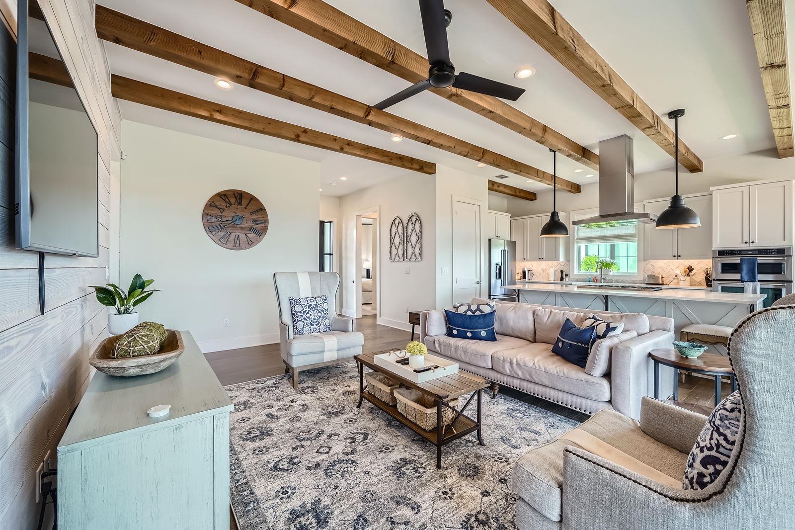 19517 Flying J Blvd # 8, Spicewood, TX 78669