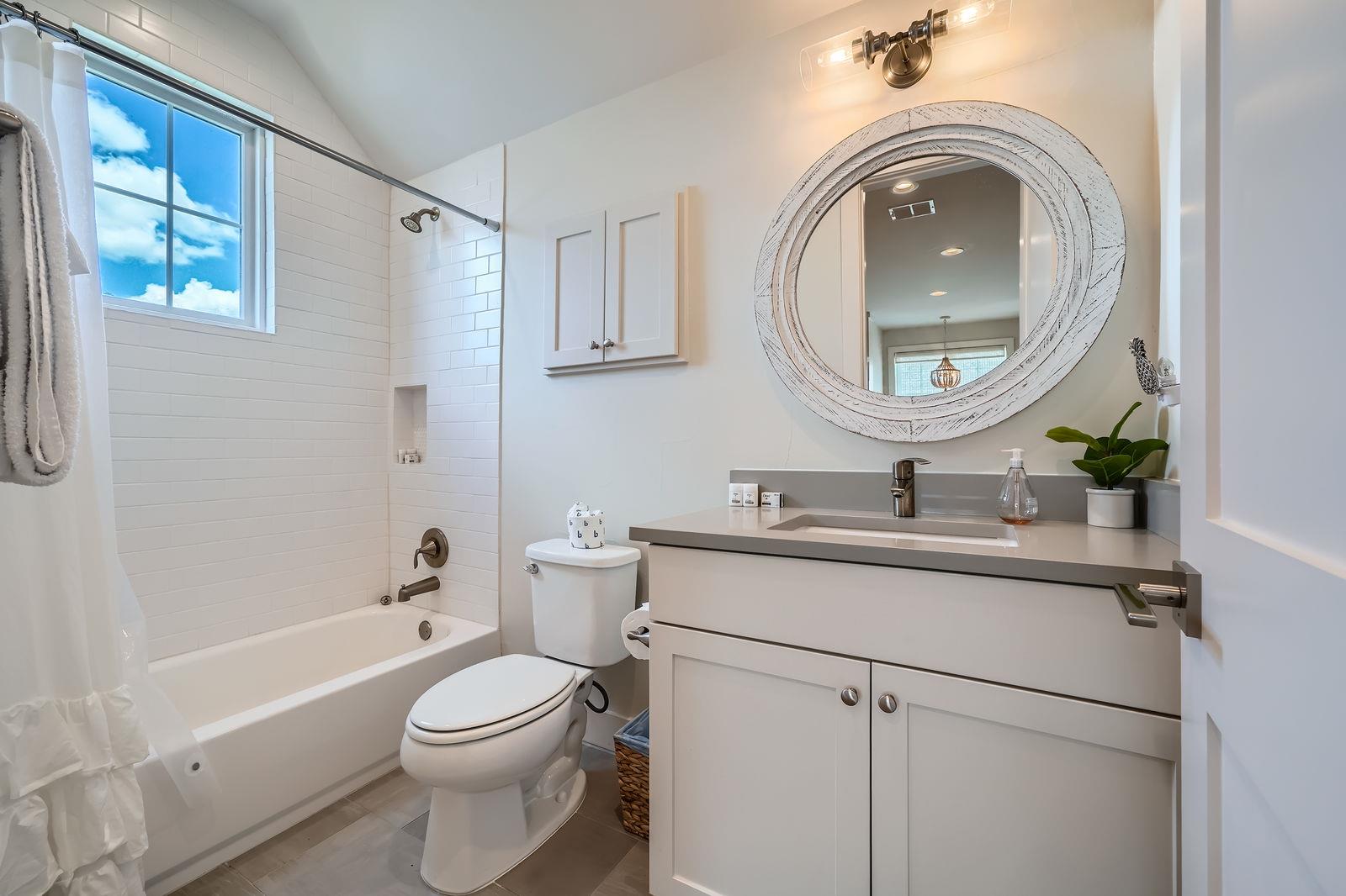 19517 Flying J Blvd # 8, Spicewood, TX 78669