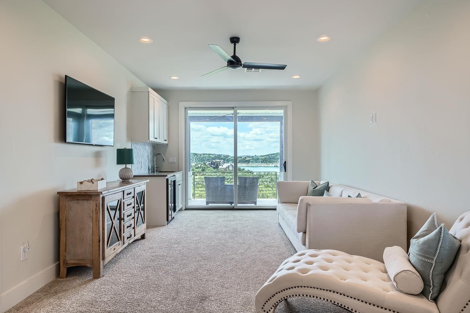 19517 Flying J Blvd # 8, Spicewood, TX 78669