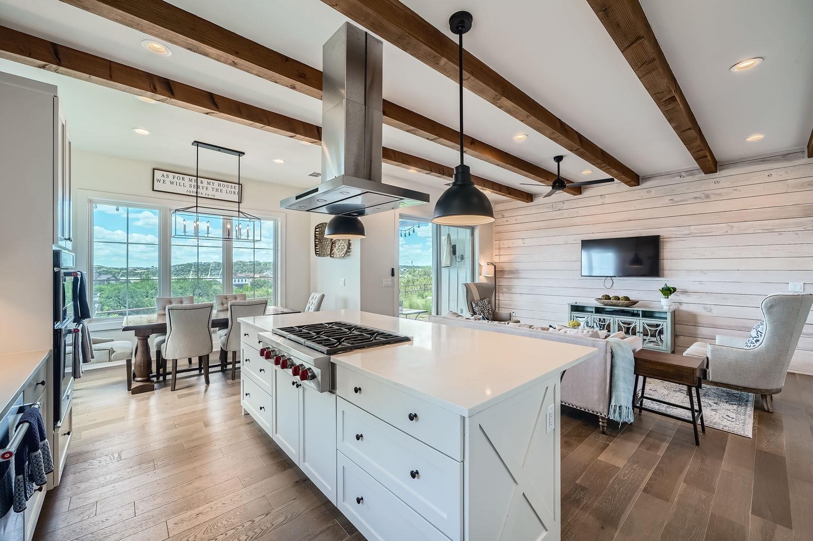 19517 Flying J Blvd # 8, Spicewood, TX 78669