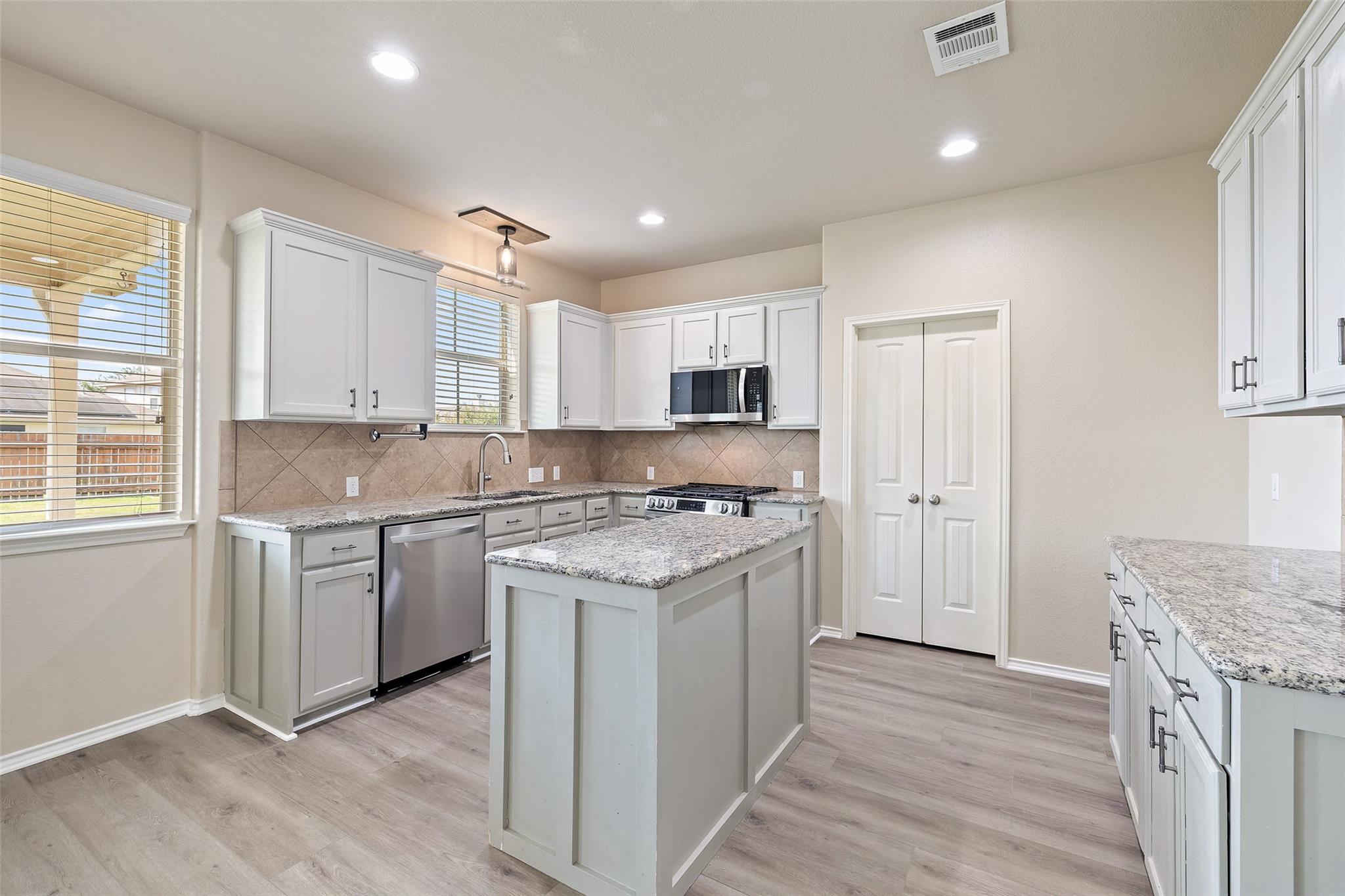 18320 Lydia Springs Dr, Pflugerville, TX 78660