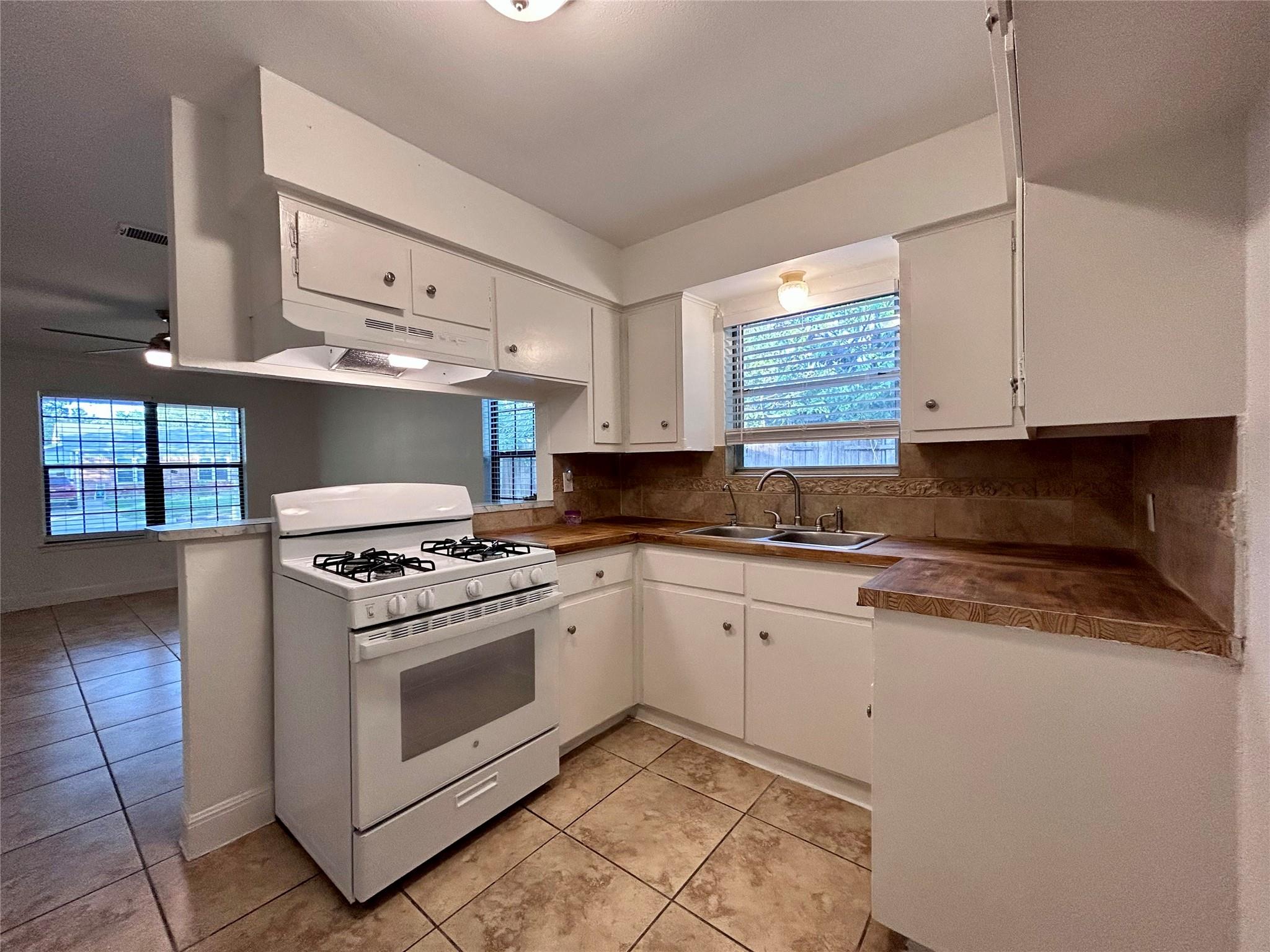 6200 Palm Cir, Austin, TX 78741