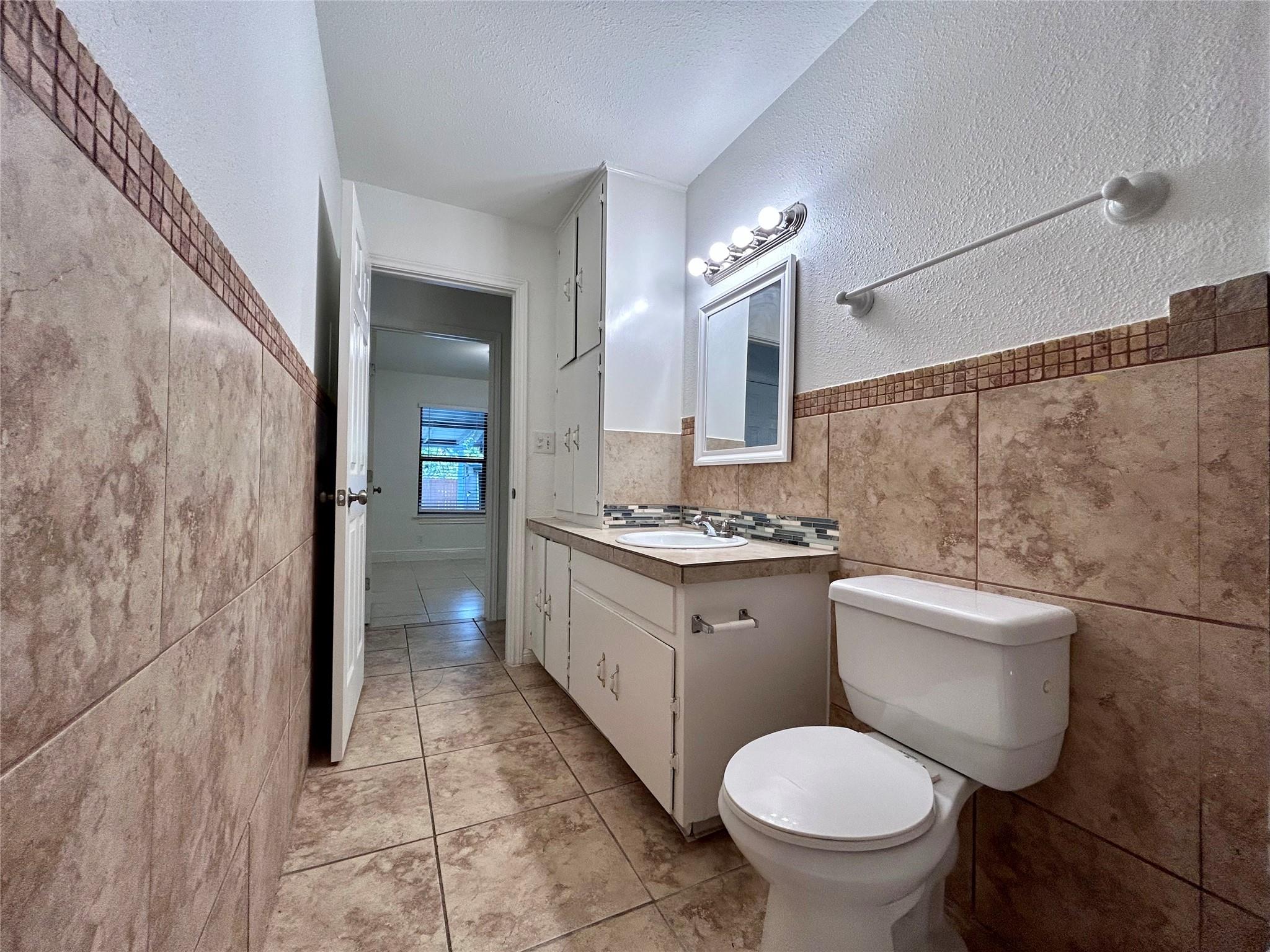 6200 Palm Cir, Austin, TX 78741