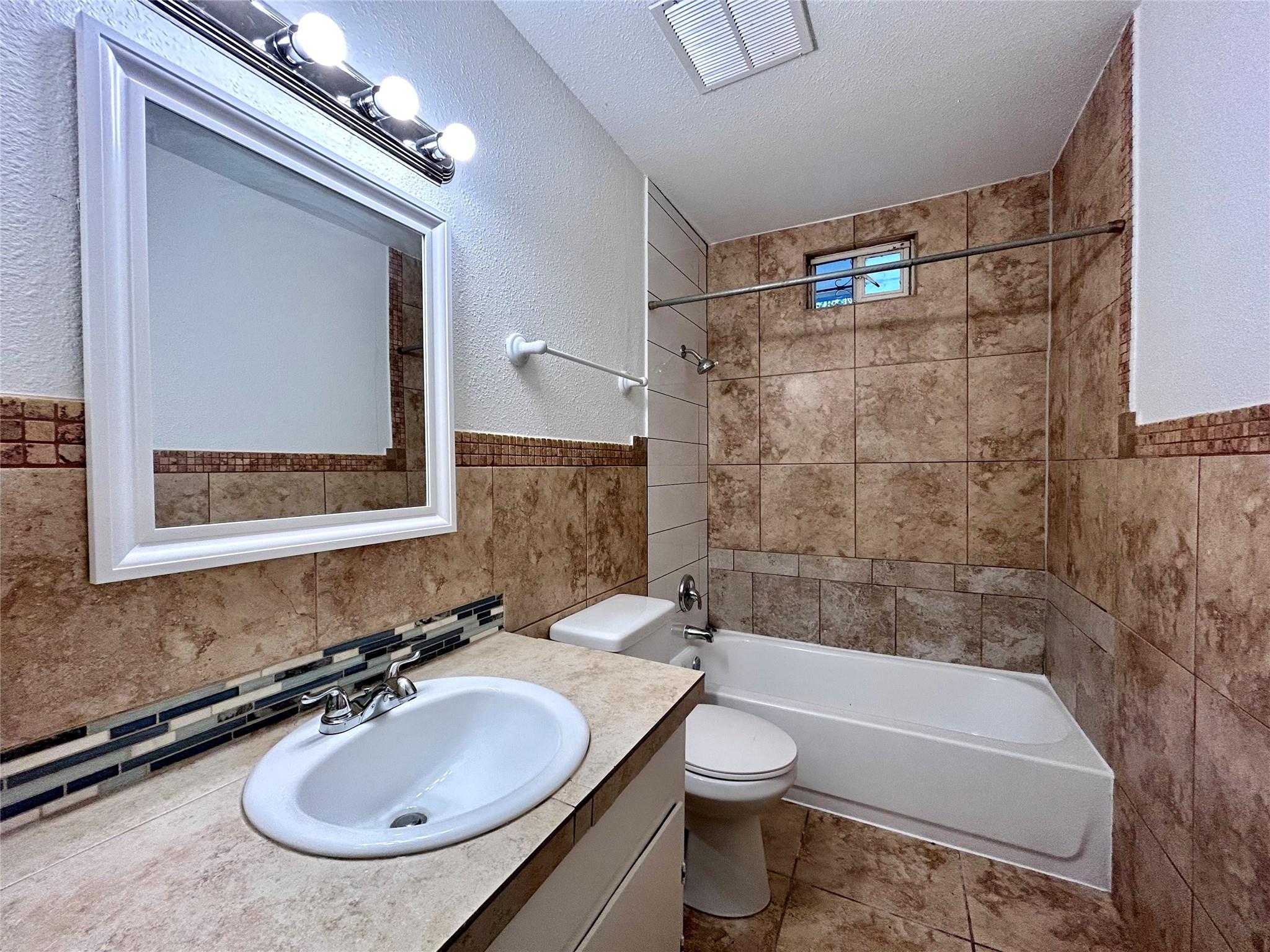 6200 Palm Cir, Austin, TX 78741