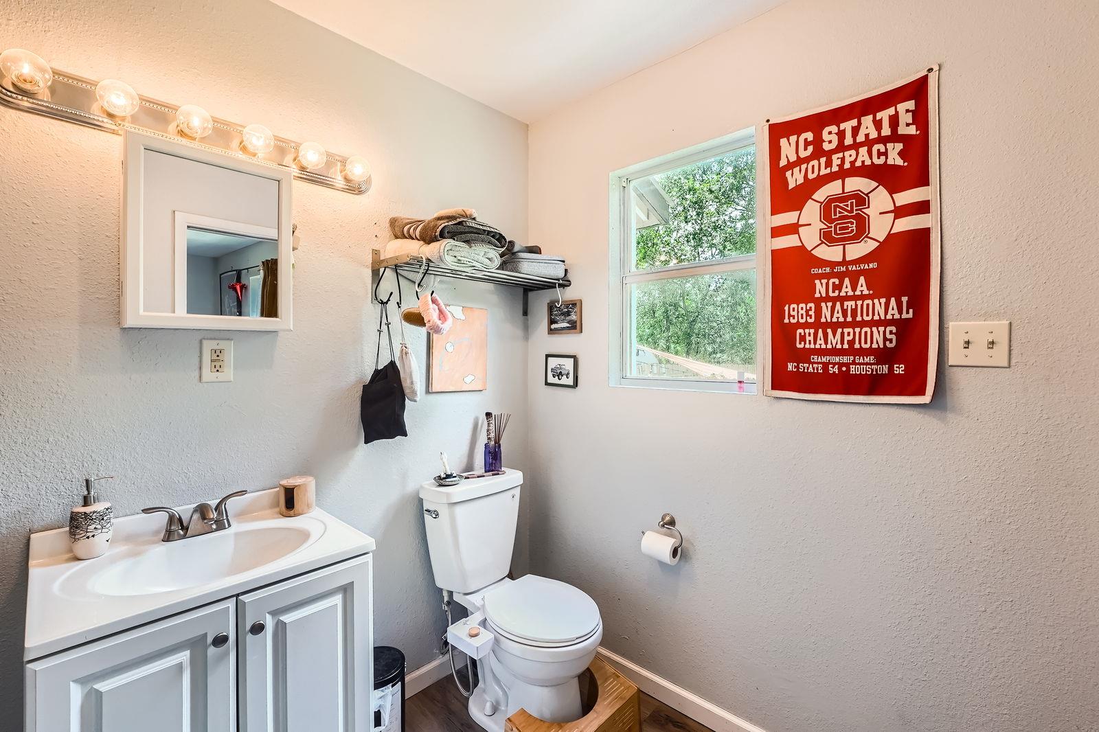 5605 Tura Ln, Austin, TX 78721