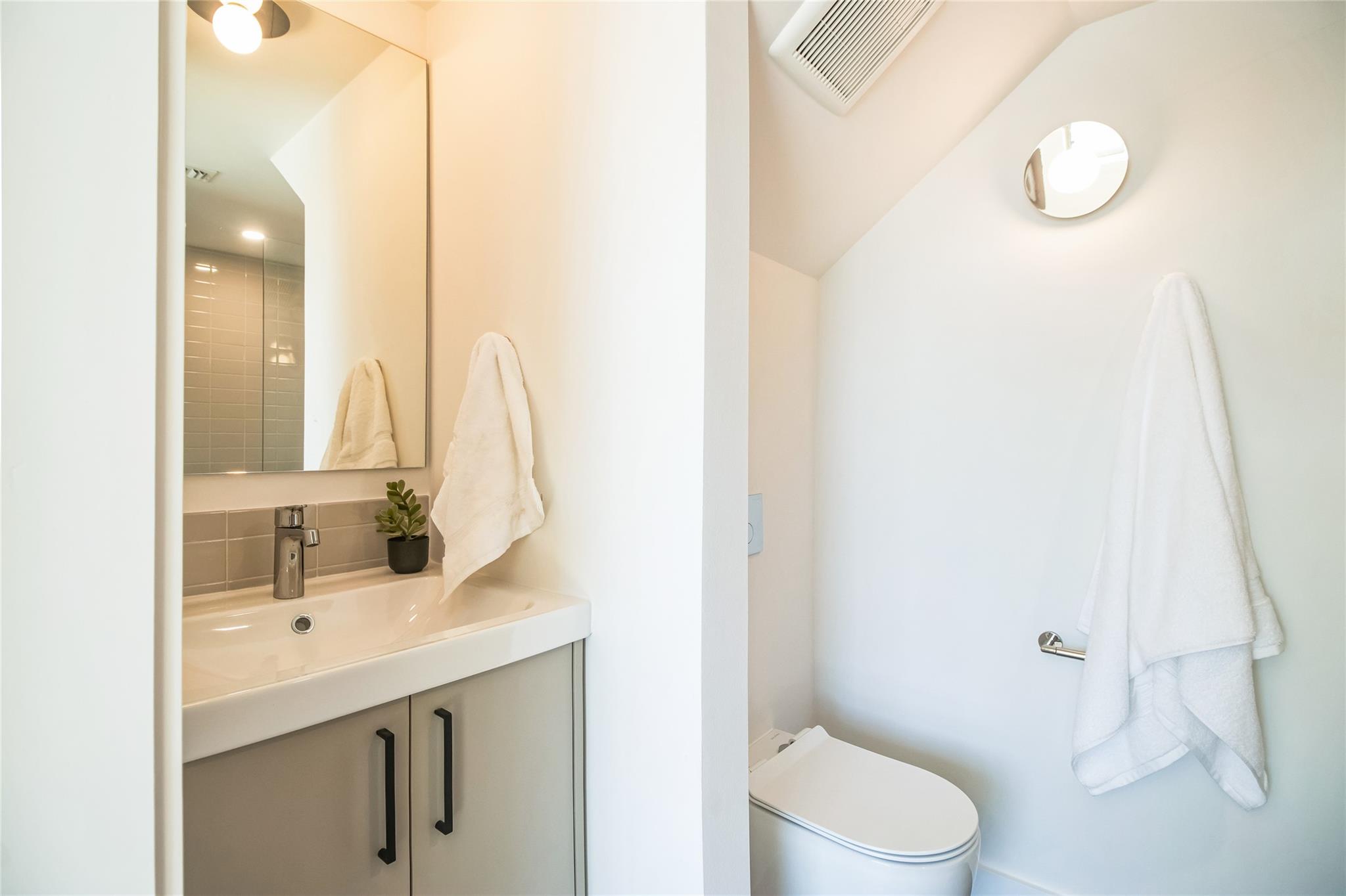 700 Denson Dr # 1104, Austin, TX 78752