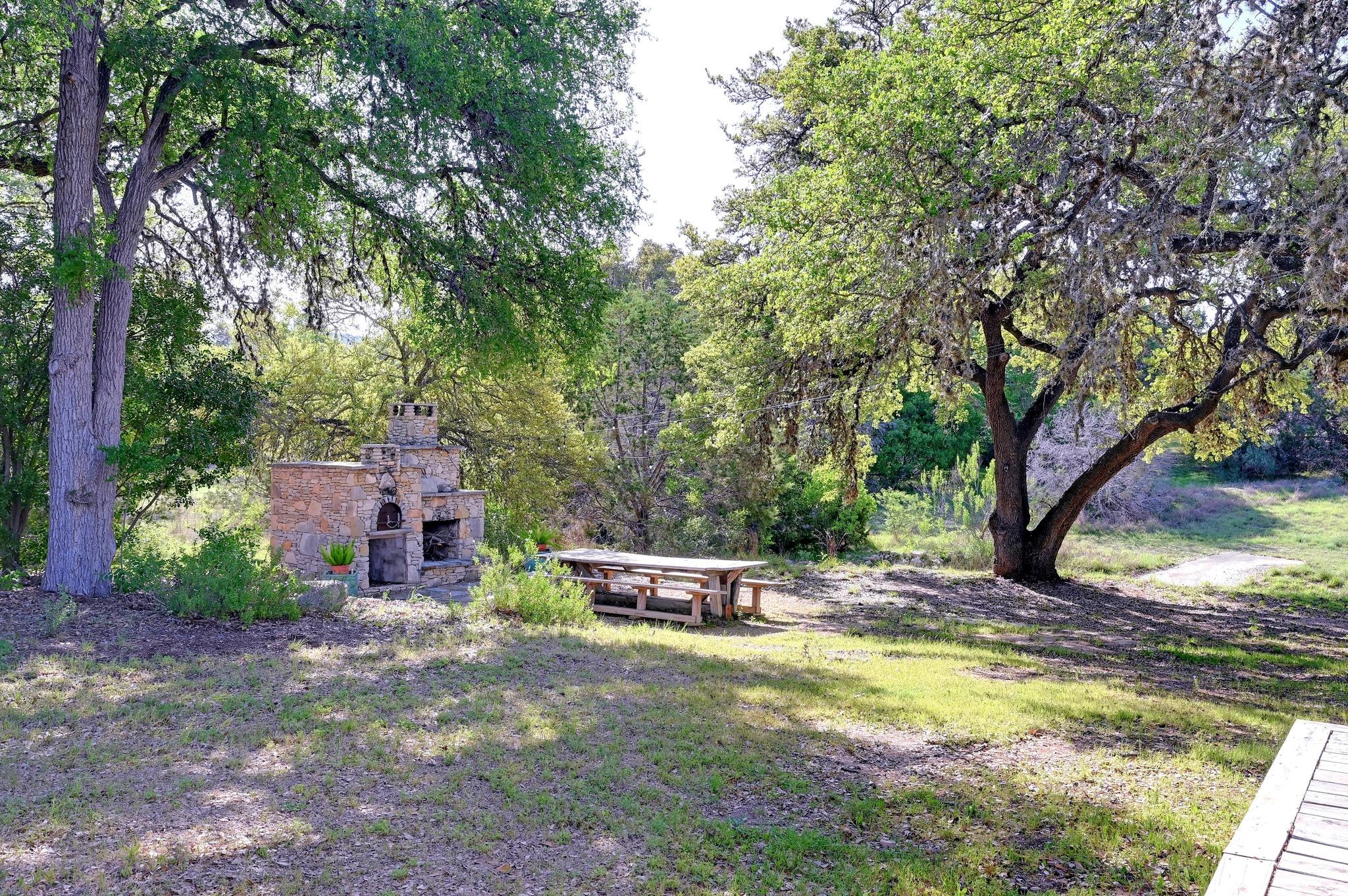 842 Cougar Dr, Canyon Lake, TX 78133