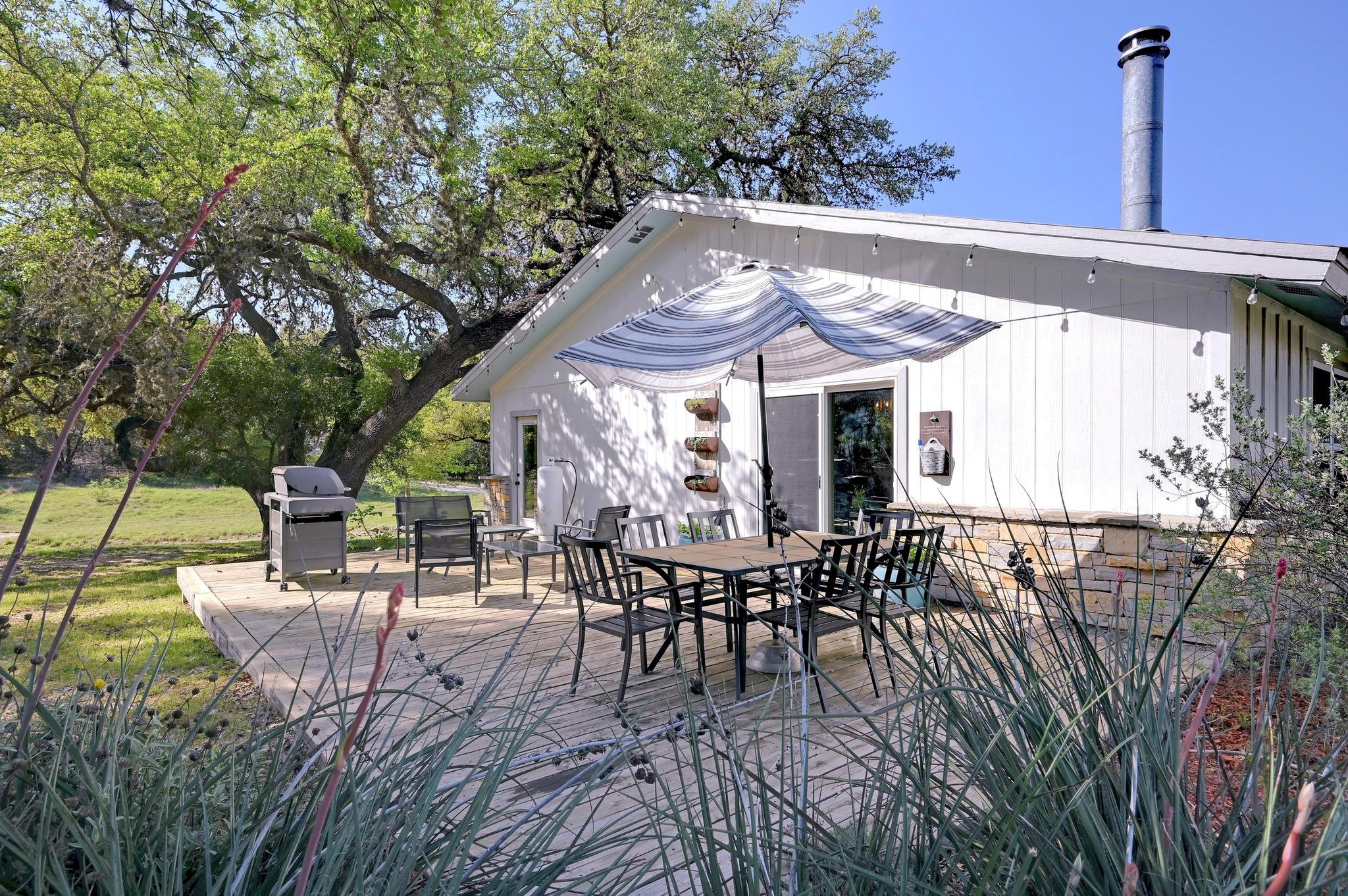 842 Cougar Dr, Canyon Lake, TX 78133