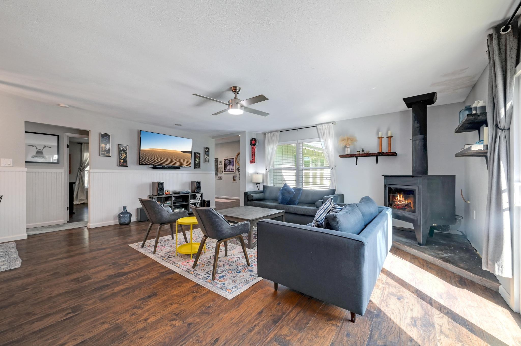 842 Cougar Dr, Canyon Lake, TX 78133