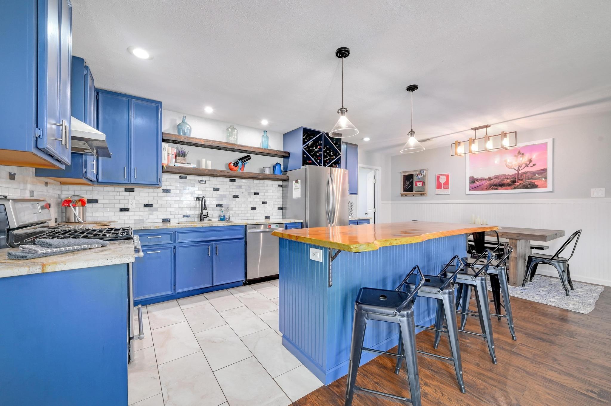 842 Cougar Dr, Canyon Lake, TX 78133