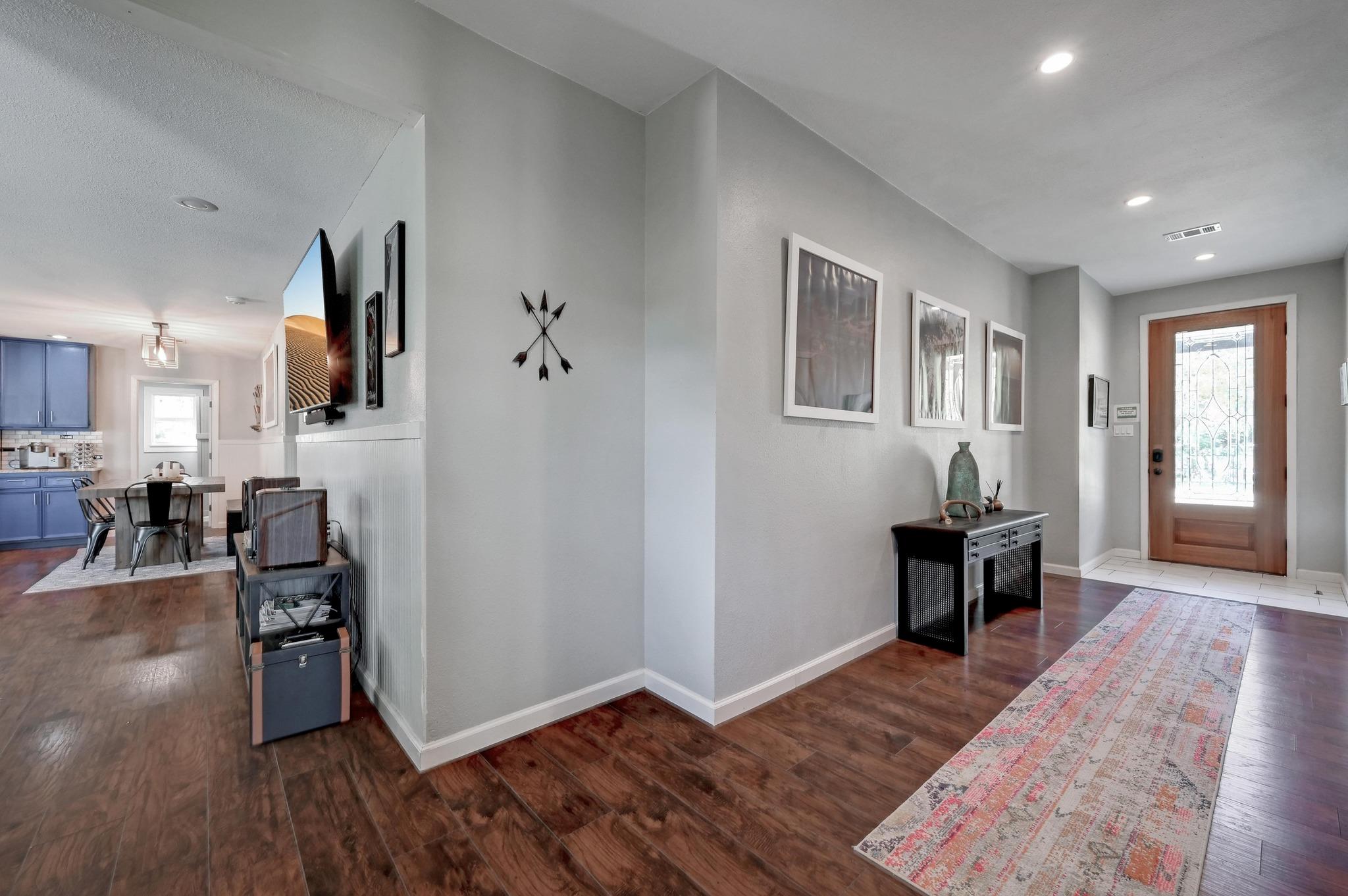 842 Cougar Dr, Canyon Lake, TX 78133