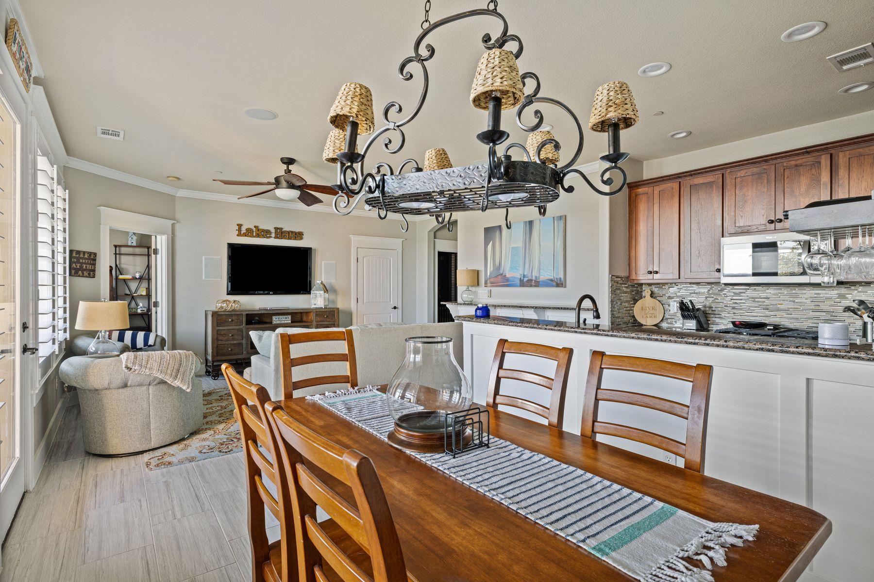 6704 Lantern View Dr # 202, Jonestown, TX 78645