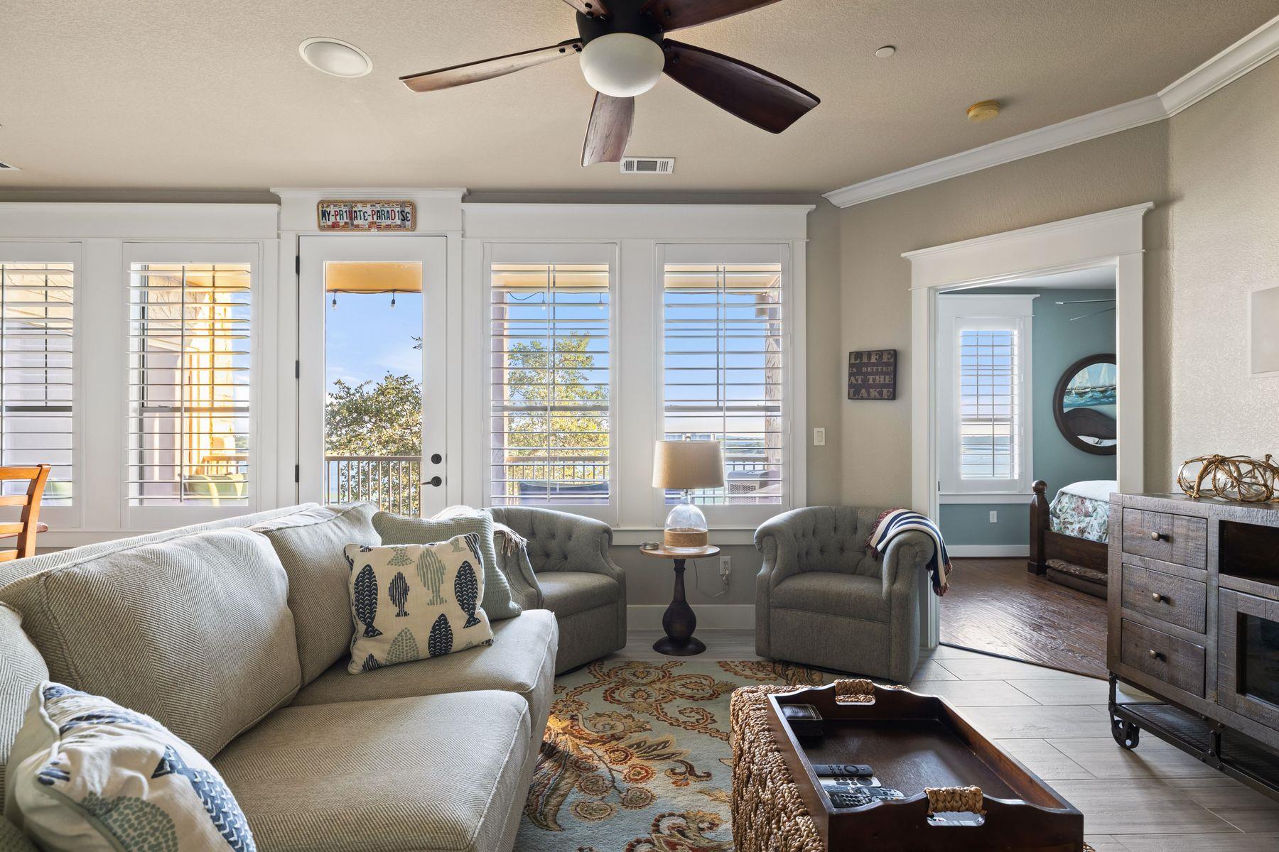 6704 Lantern View Dr # 202, Jonestown, TX 78645