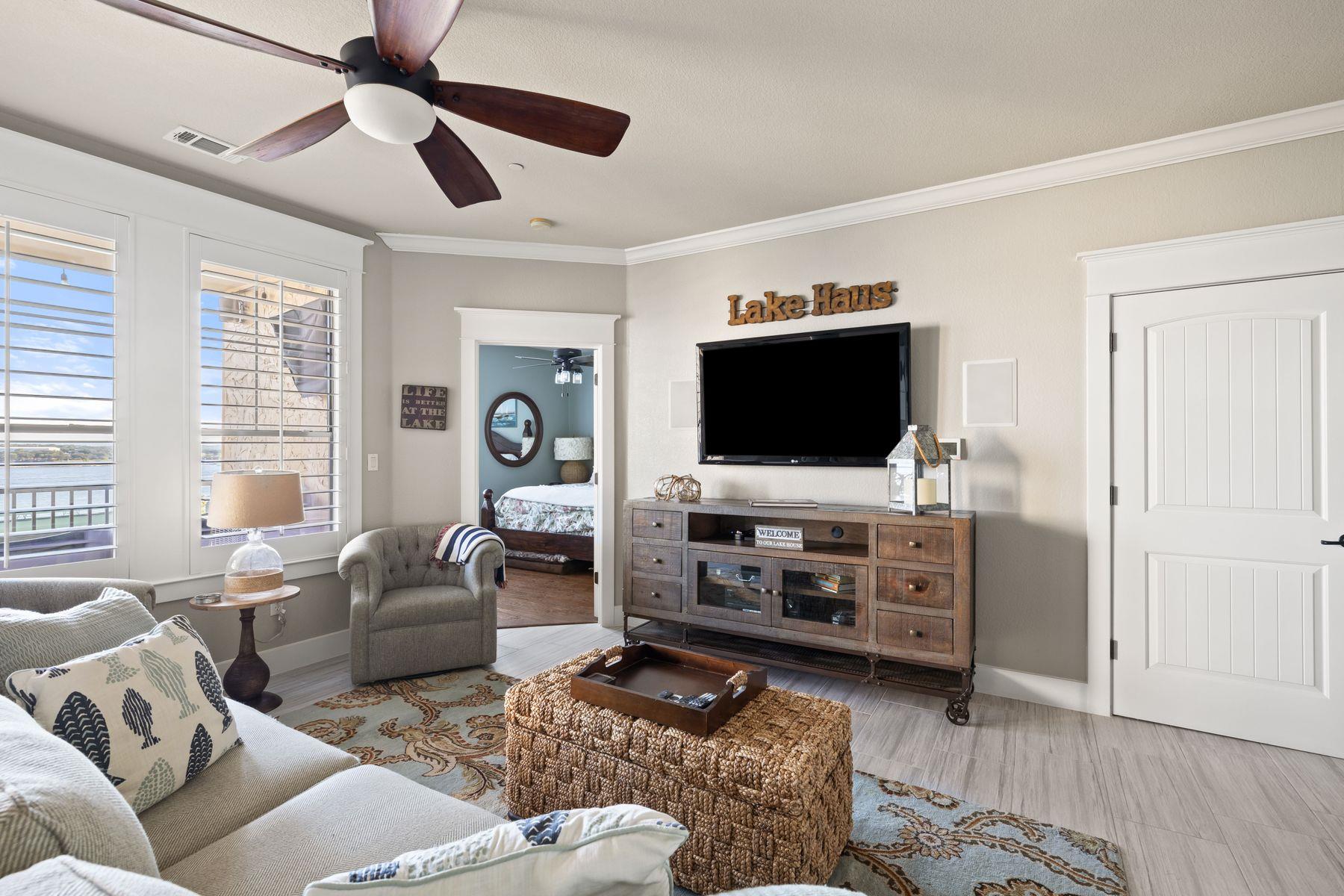 6704 Lantern View Dr # 202, Jonestown, TX 78645